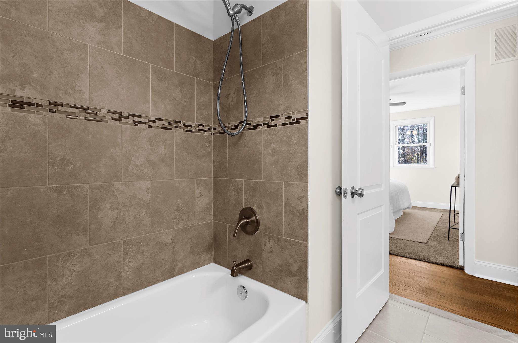 CHARTLEY - Residential