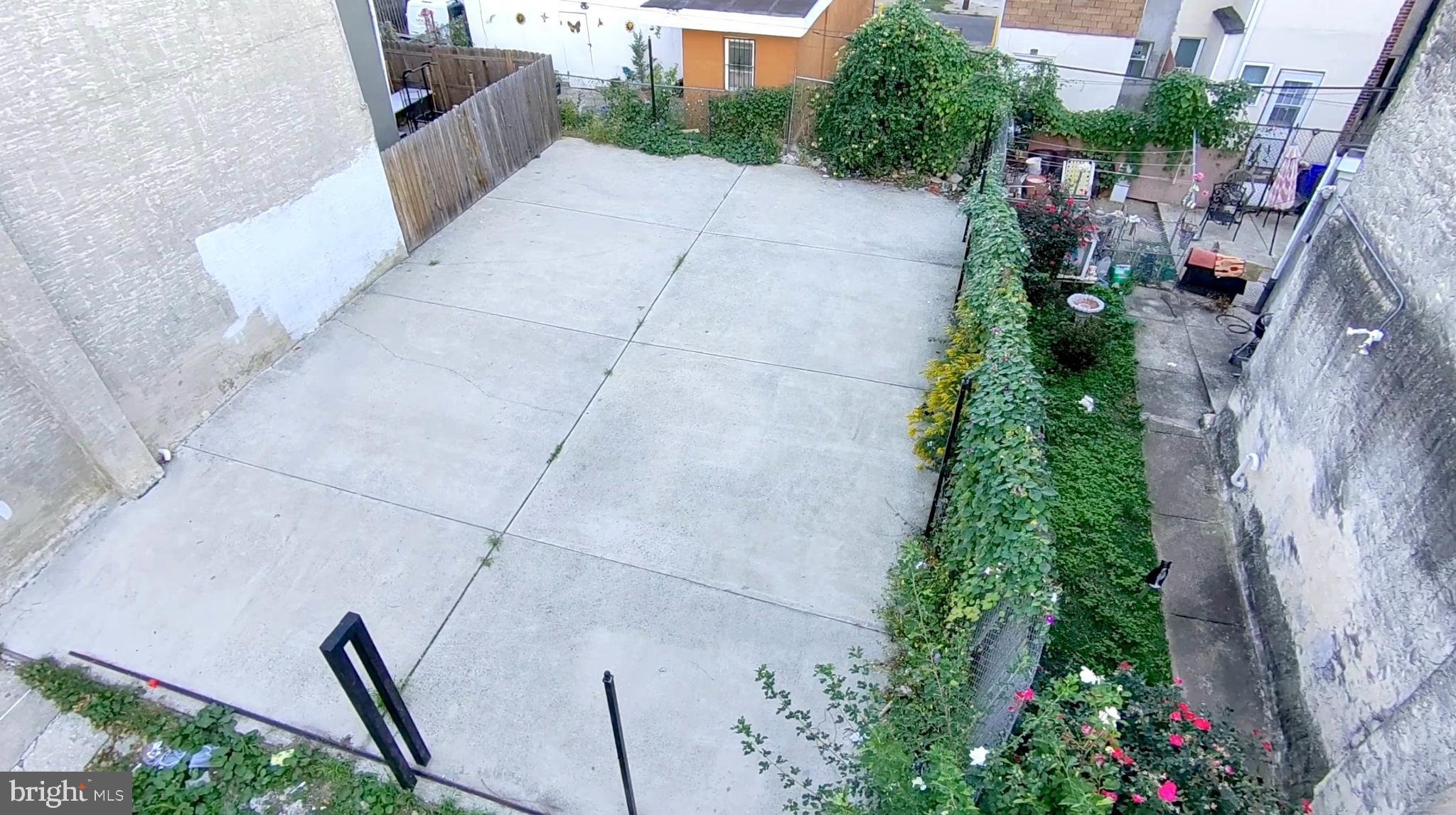 NORRIS SQUARE - Land