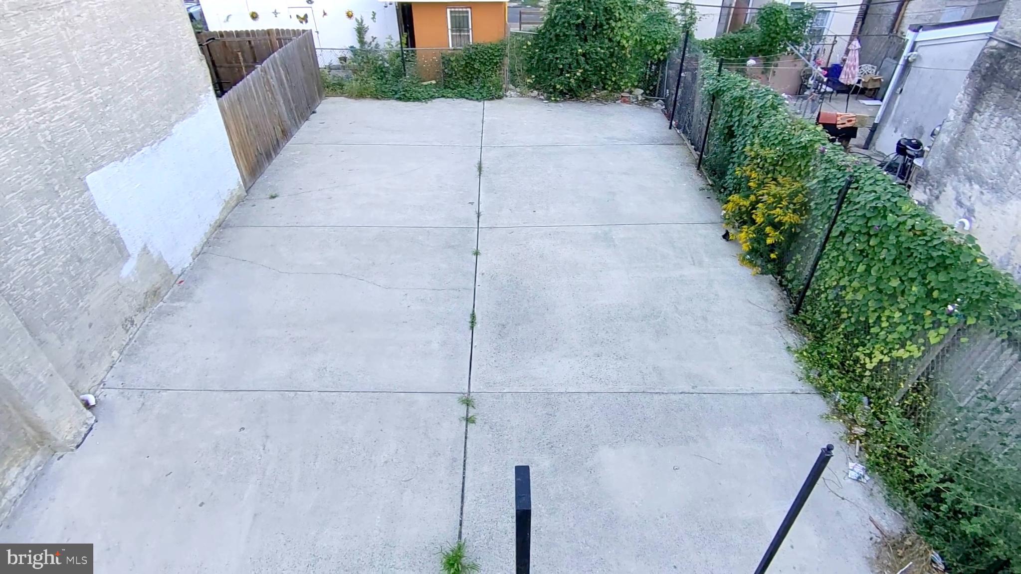 NORRIS SQUARE - Land