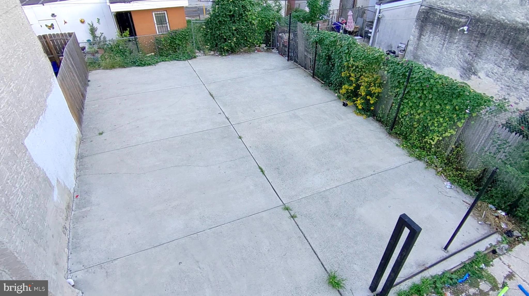 NORRIS SQUARE - Land