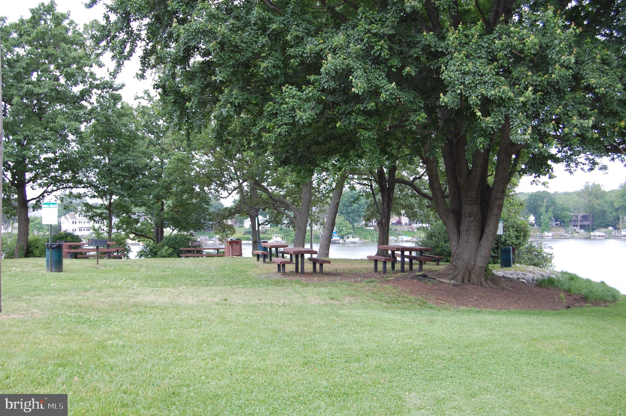 ELIZABETHS LANDING - Residential