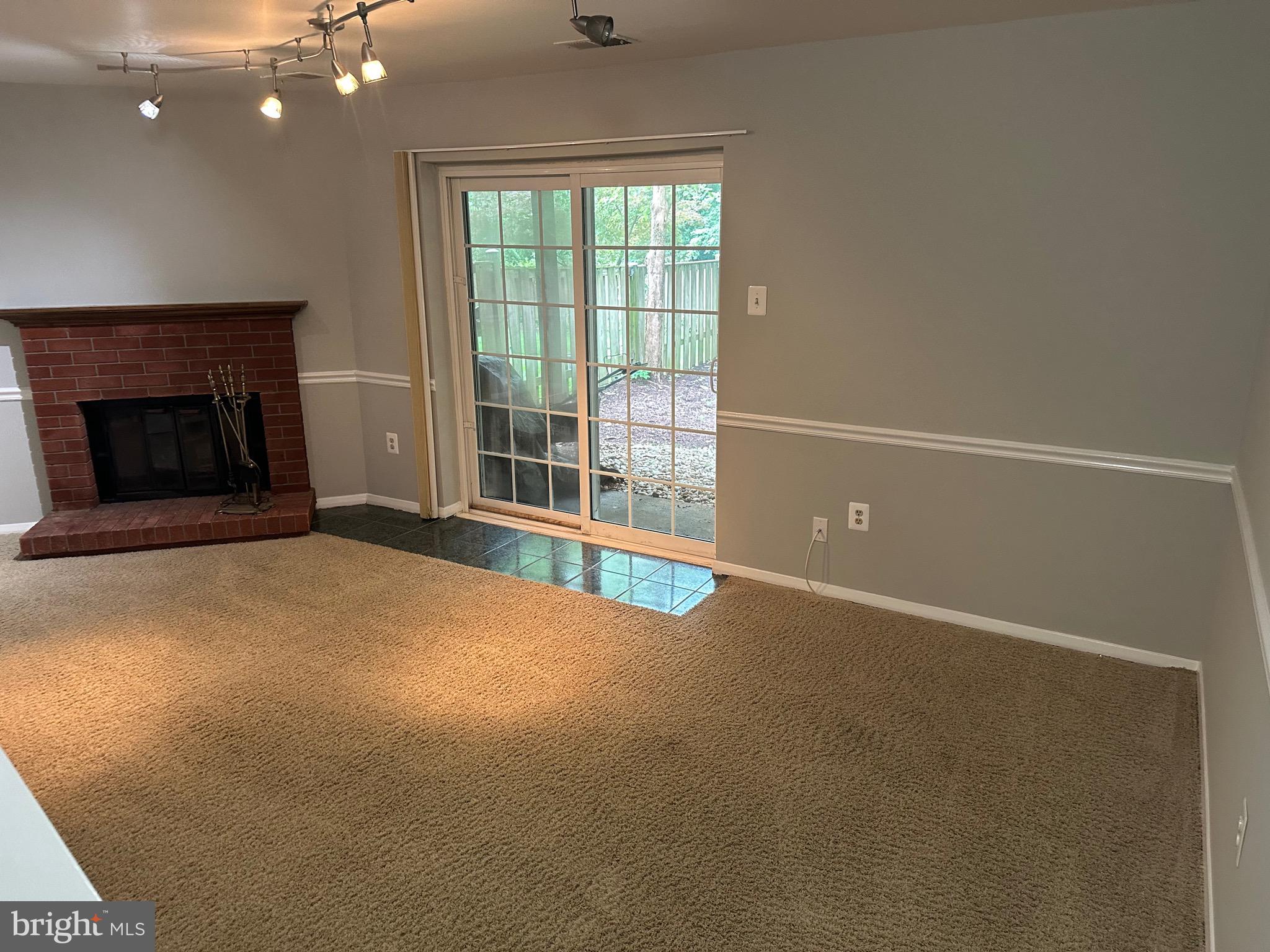 ELIZABETHS LANDING - Residential