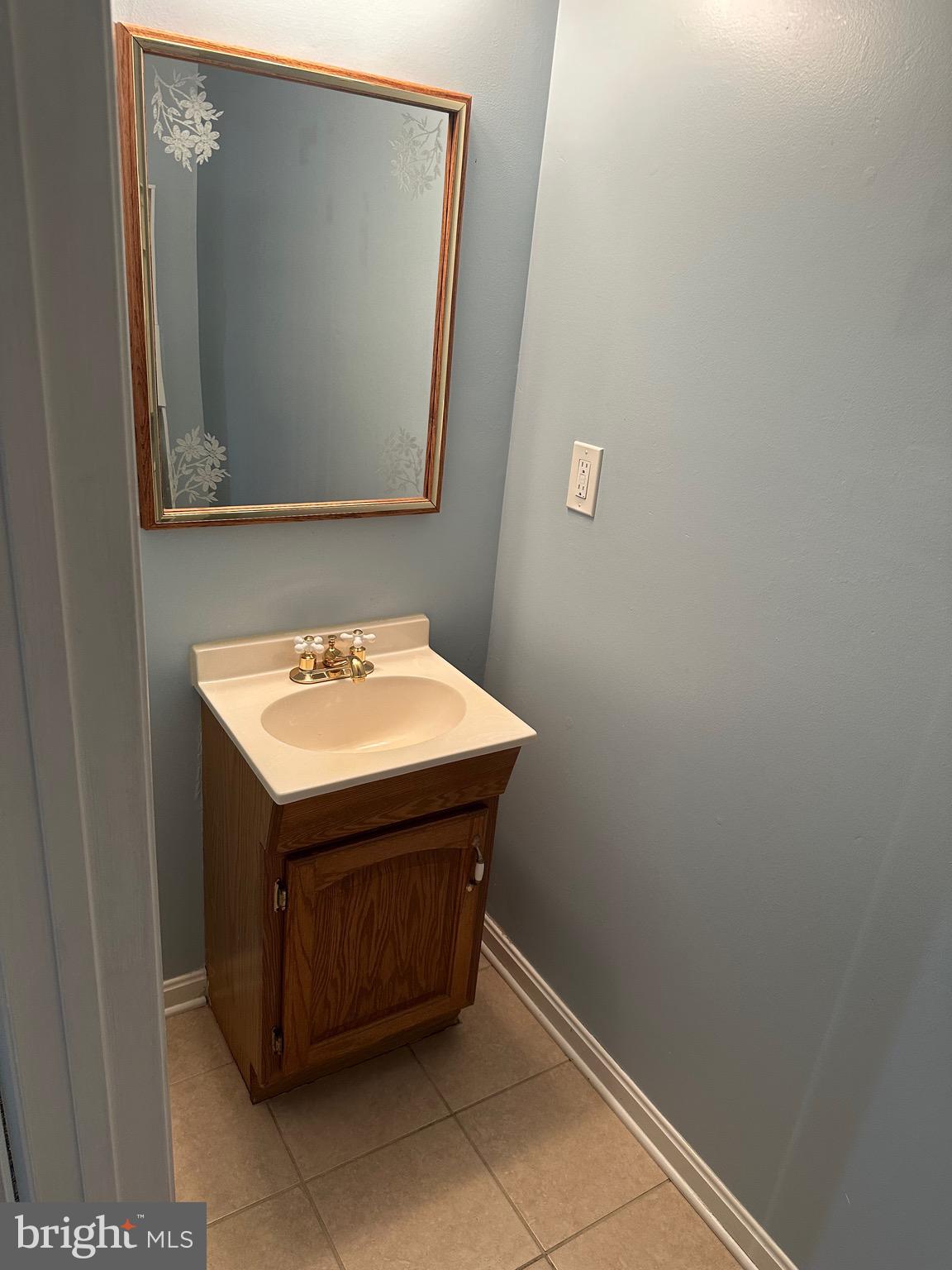 ELIZABETHS LANDING - Residential