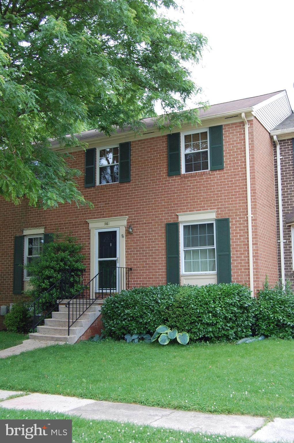 ELIZABETHS LANDING - Residential