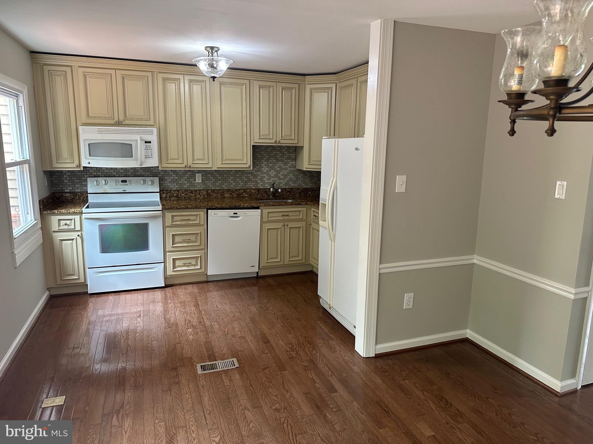 ELIZABETHS LANDING - Residential