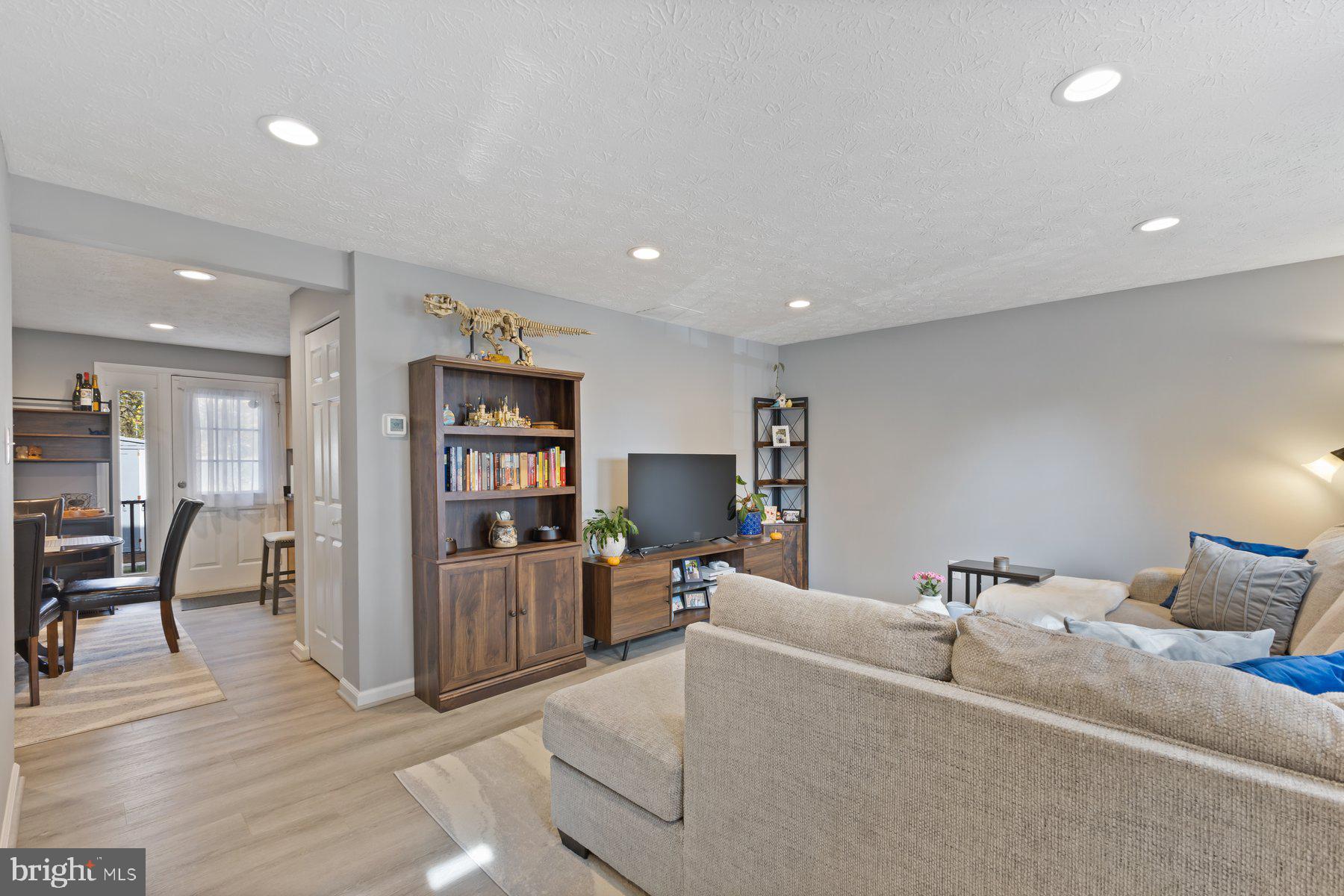 OAK SPRINGS - Residential