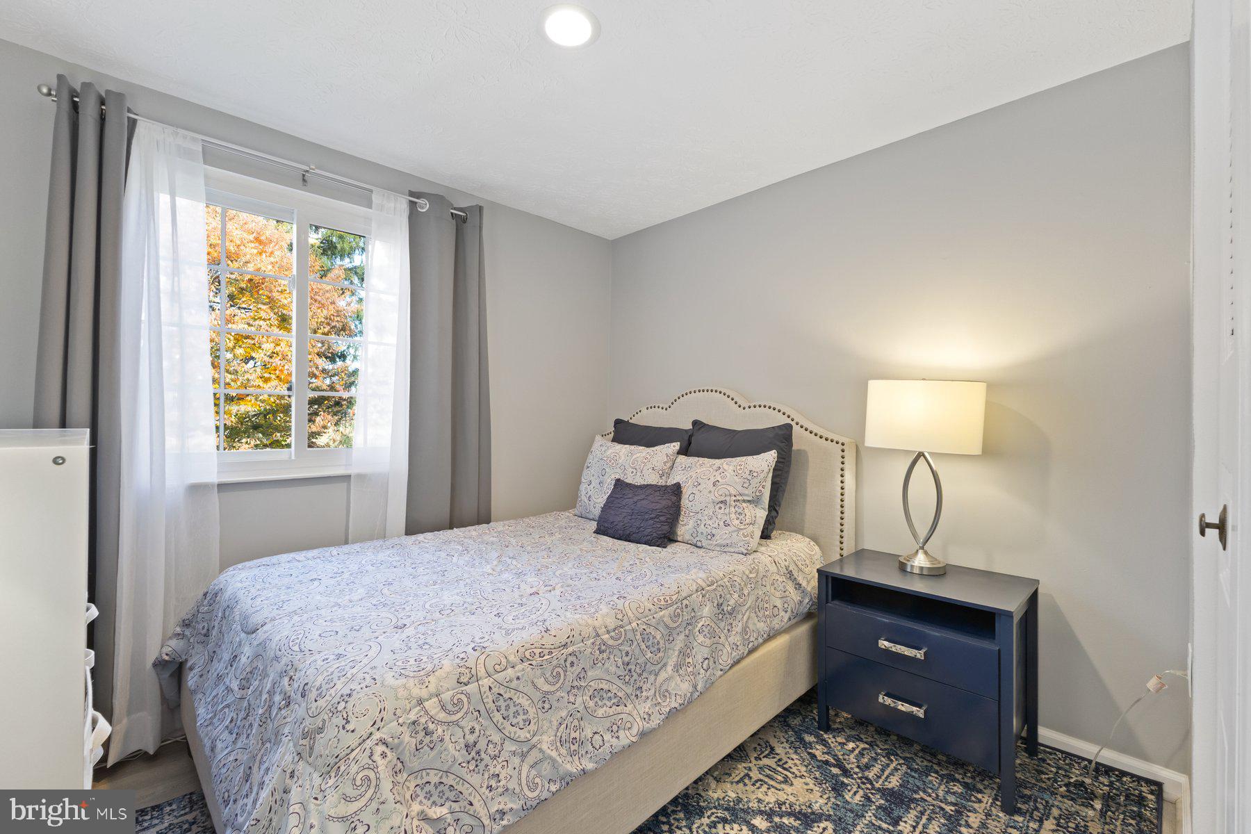 OAK SPRINGS - Residential