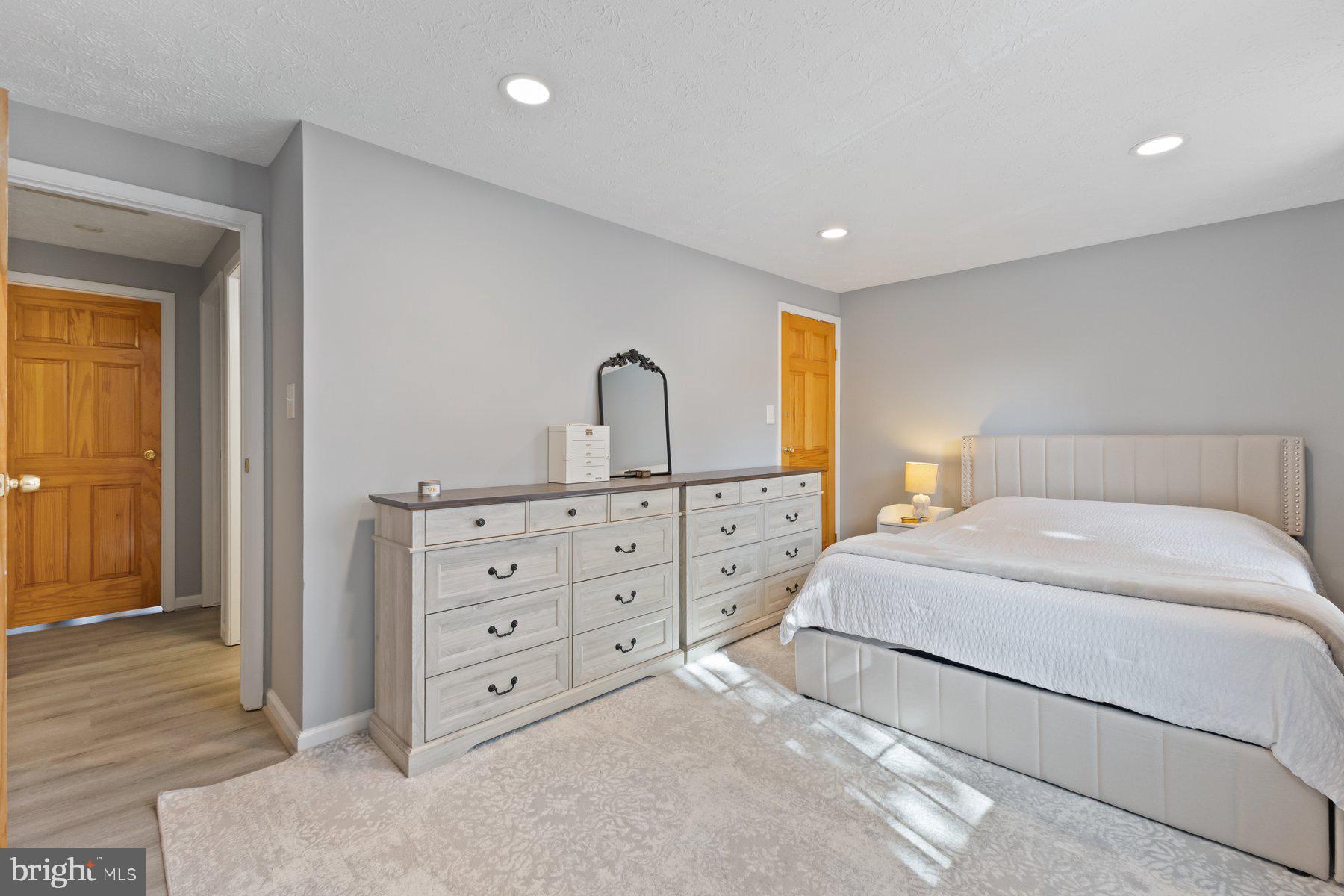 OAK SPRINGS - Residential