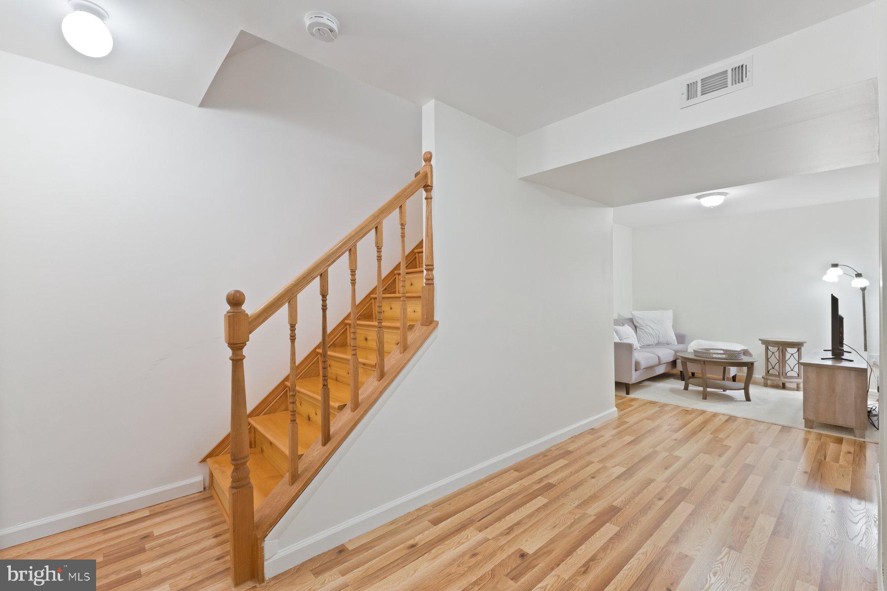 OAK SPRINGS - Residential