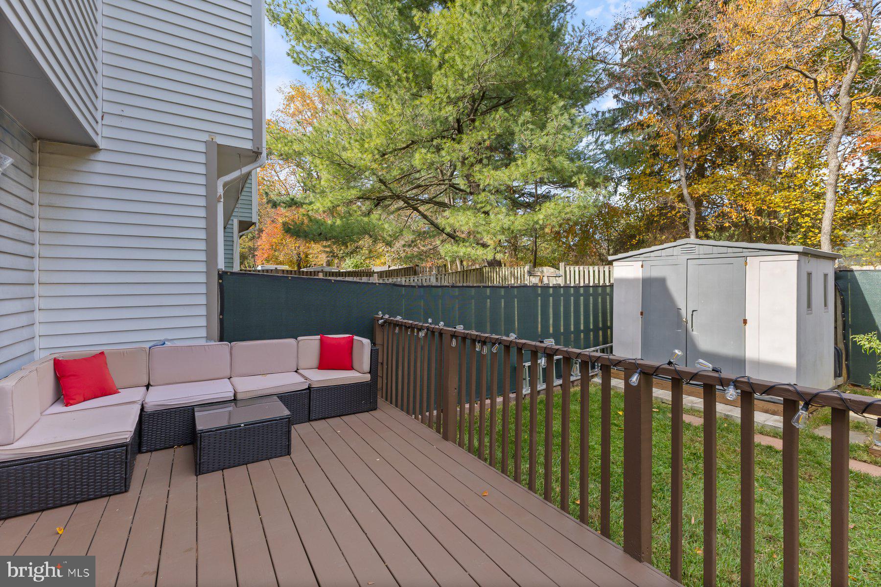 OAK SPRINGS - Residential