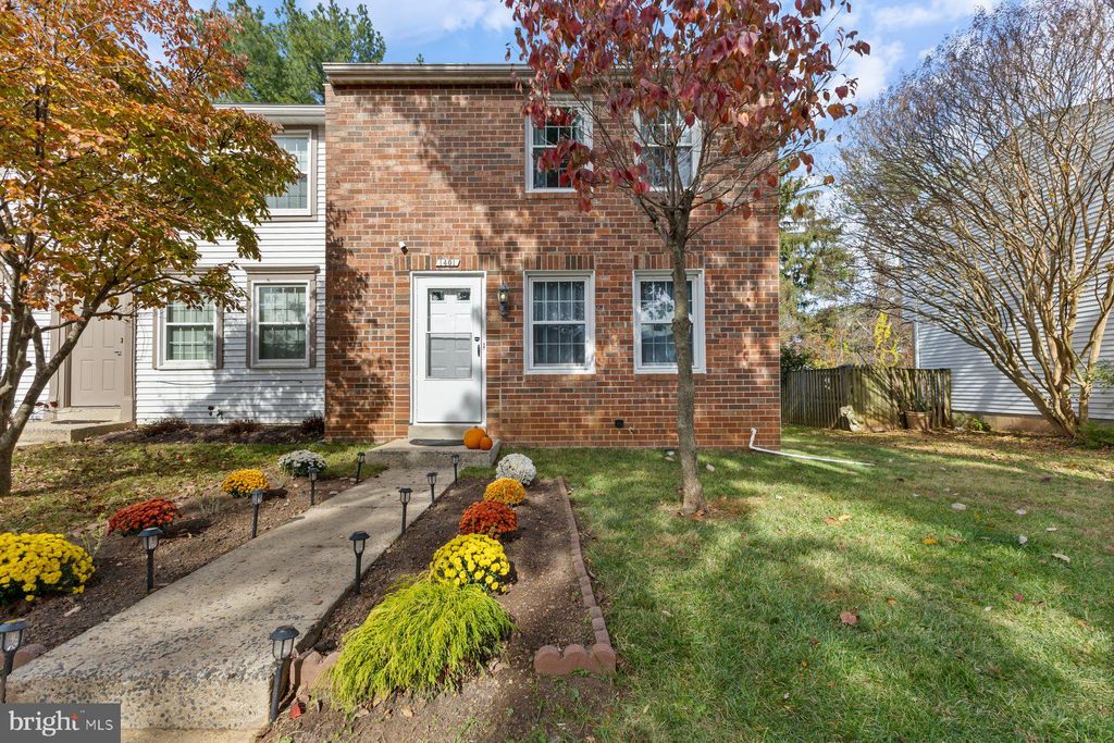 Photo of 1401 Elm Grove Circle, SILVER SPRING, MD 20905 (MLS # MDMC2214856)