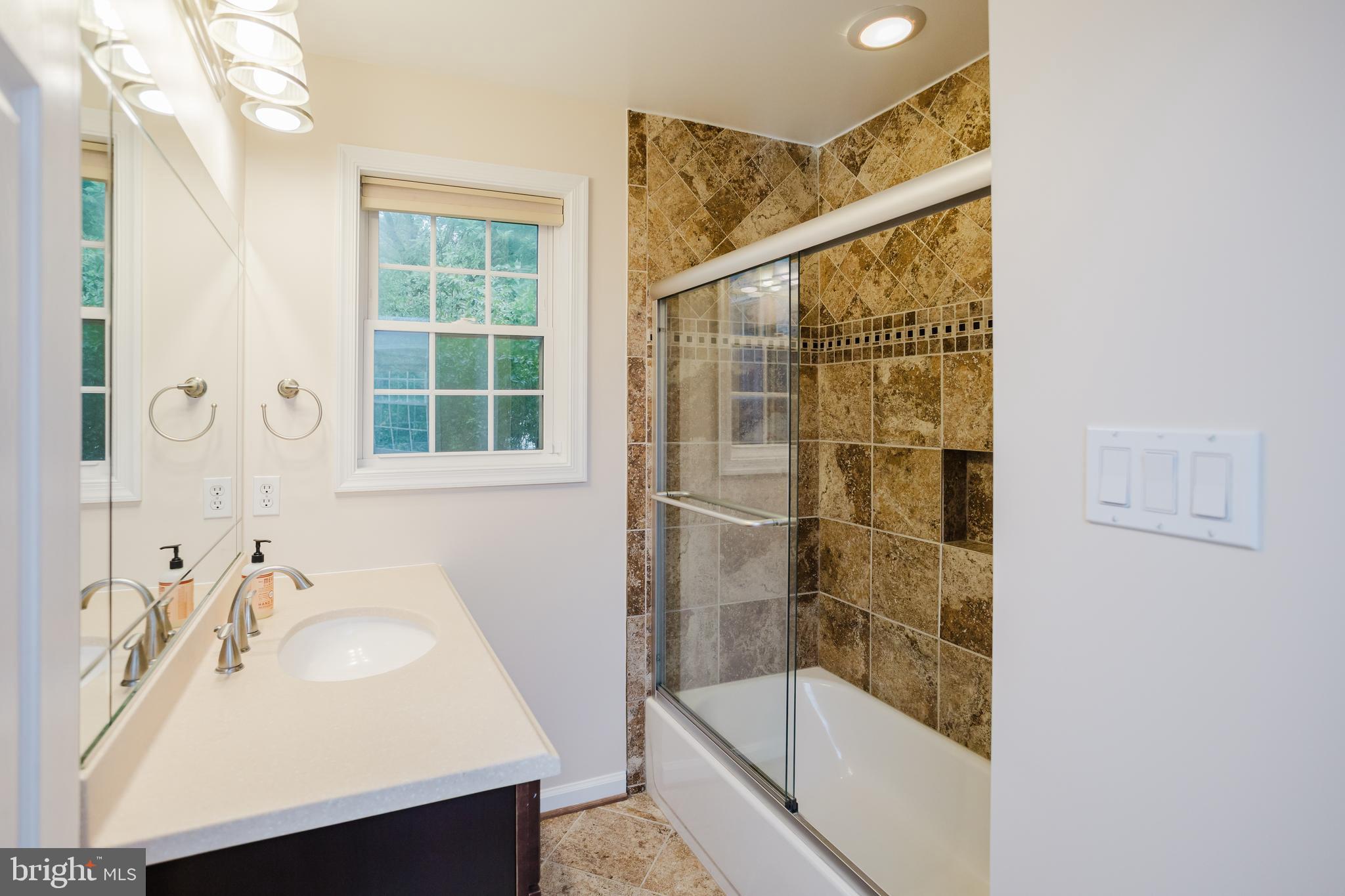 GUNDERVALE - Residential Lease