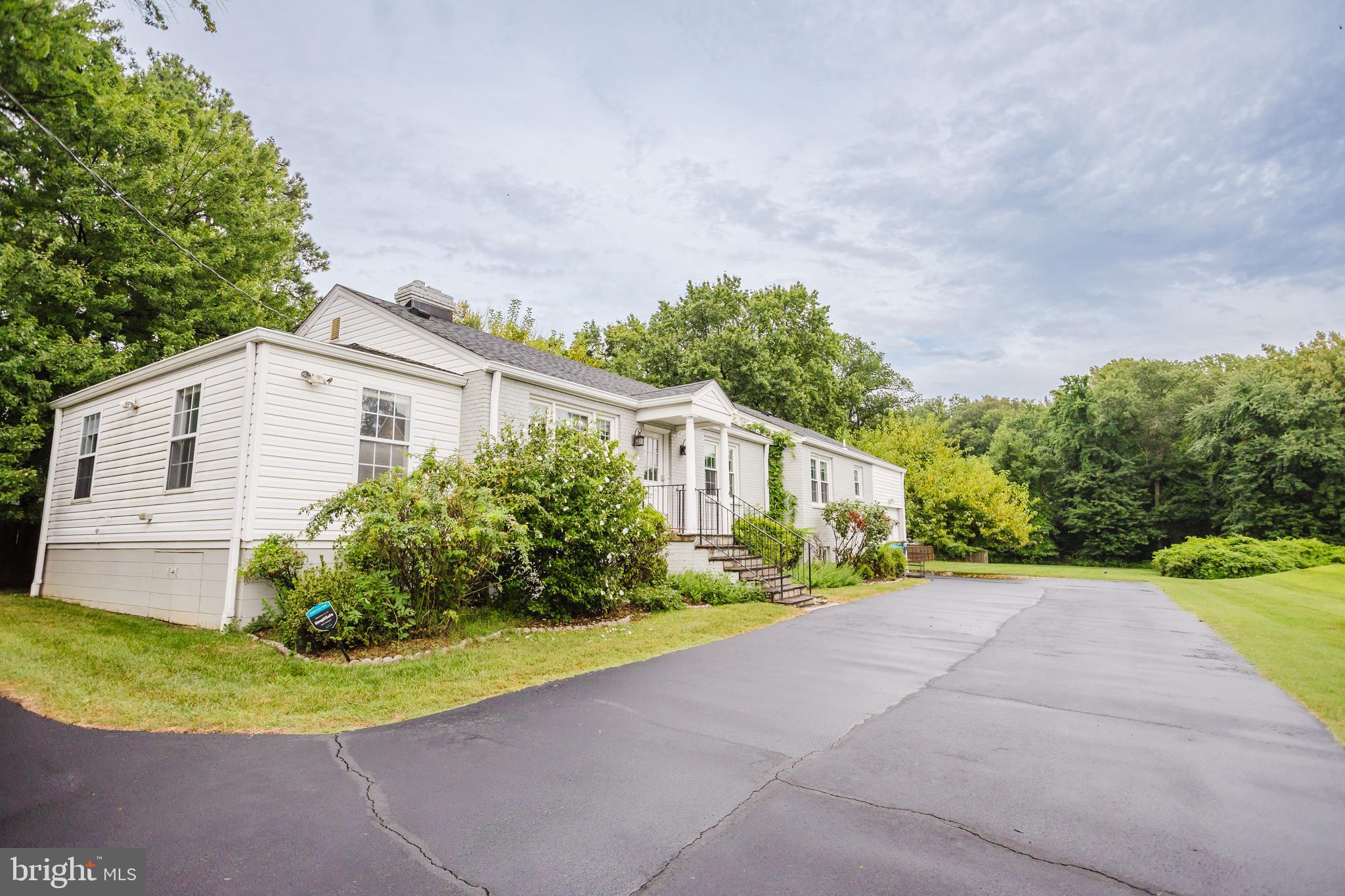 GUNDERVALE - Residential Lease