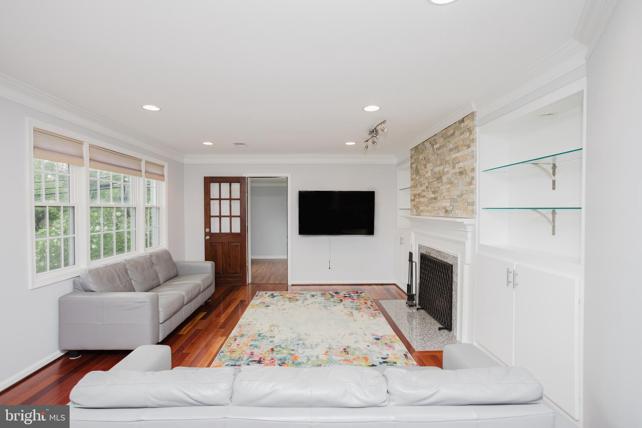 GUNDERVALE - Residential Lease