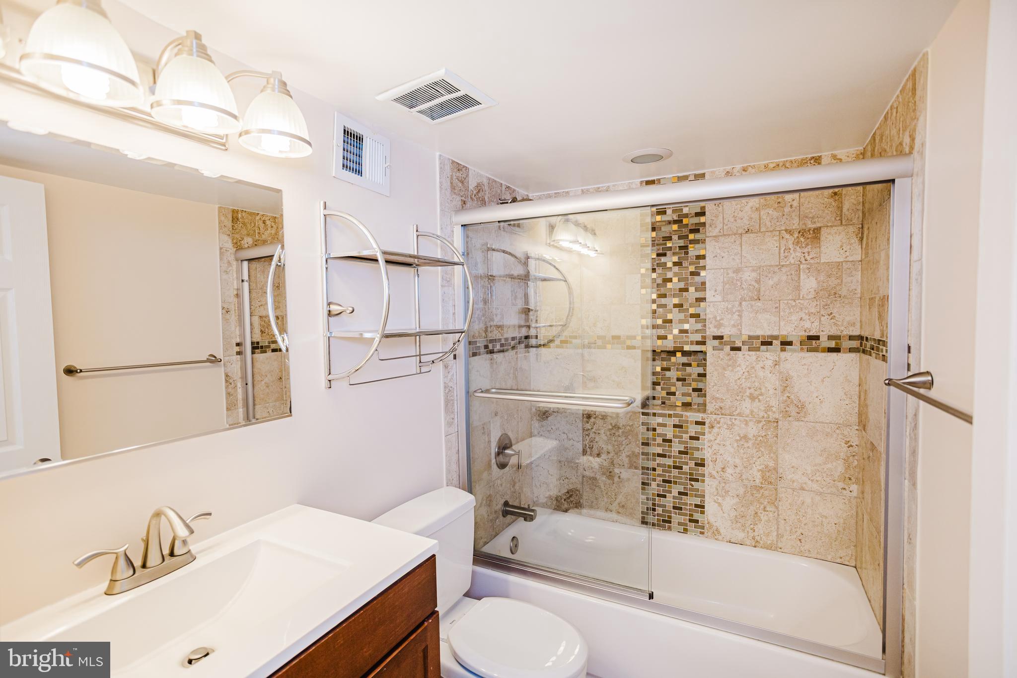 GUNDERVALE - Residential Lease