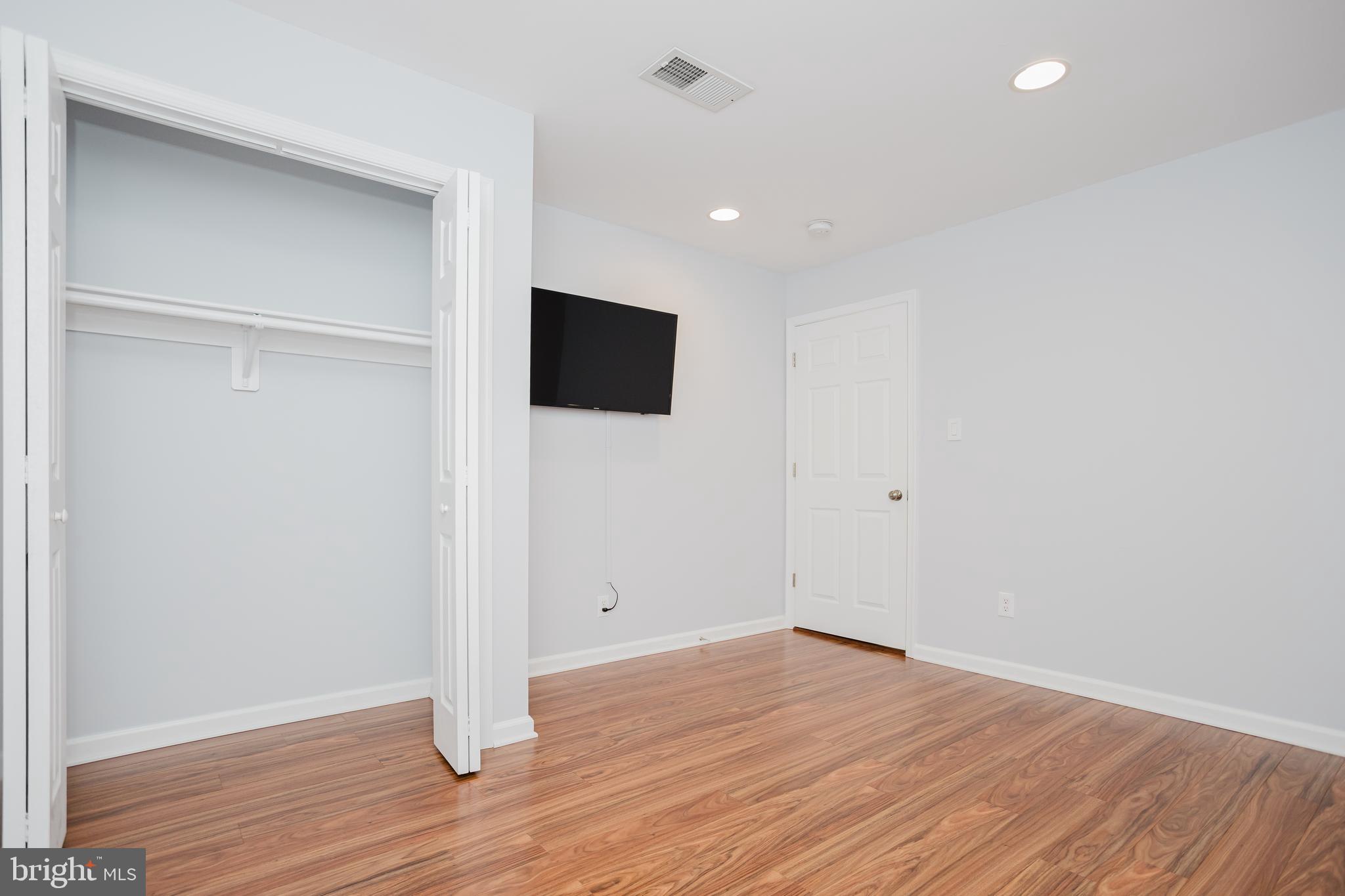 GUNDERVALE - Residential Lease