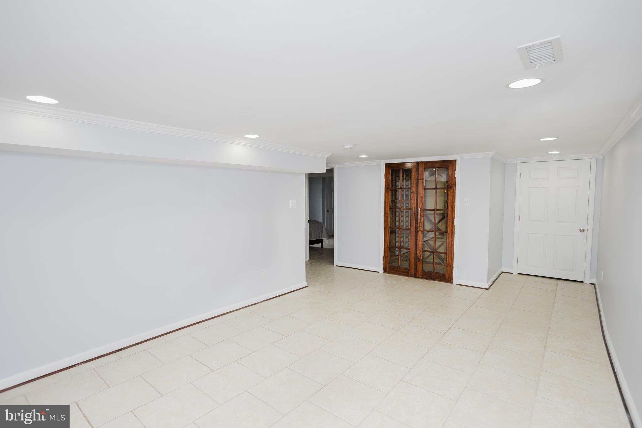 GUNDERVALE - Residential Lease