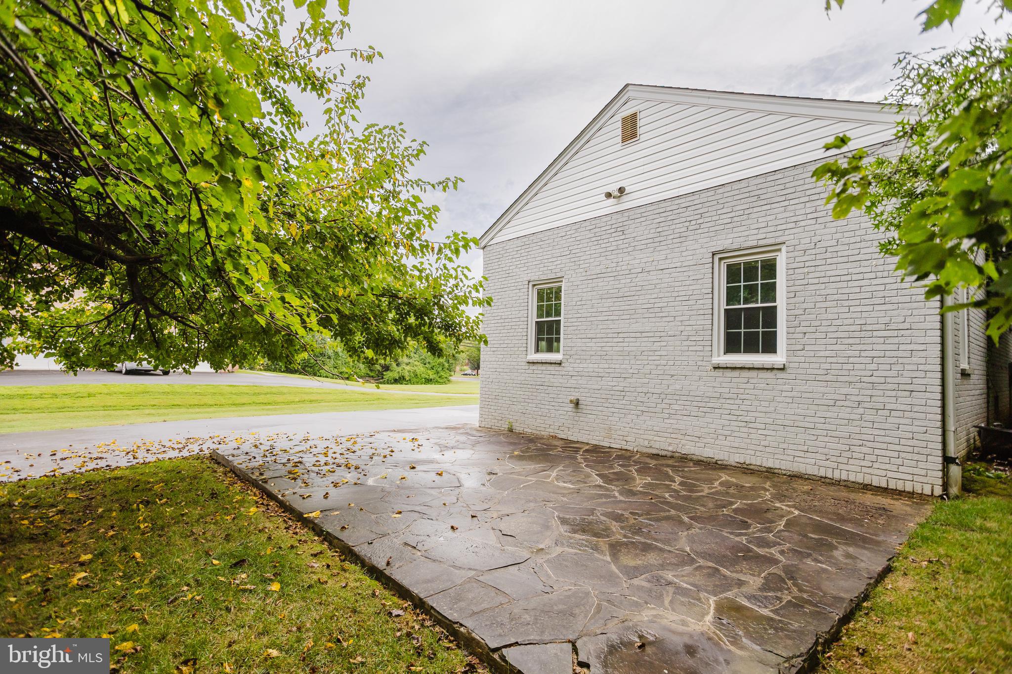 GUNDERVALE - Residential Lease