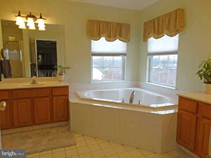 MEADOWBROOK - Residential