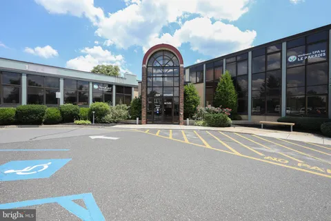 MLS: NJCD2032924
