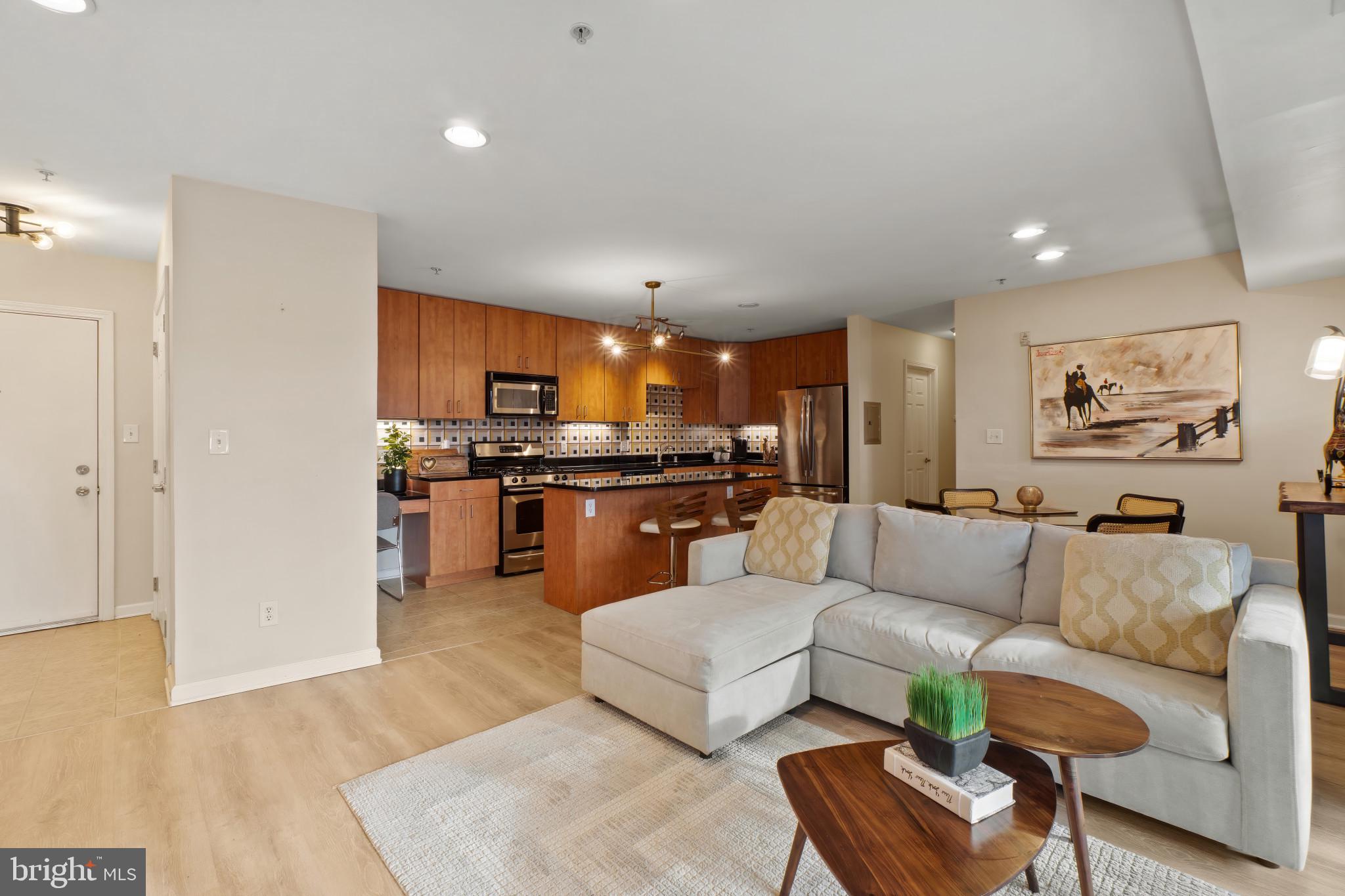 1113 PRIMROSE COURT 302