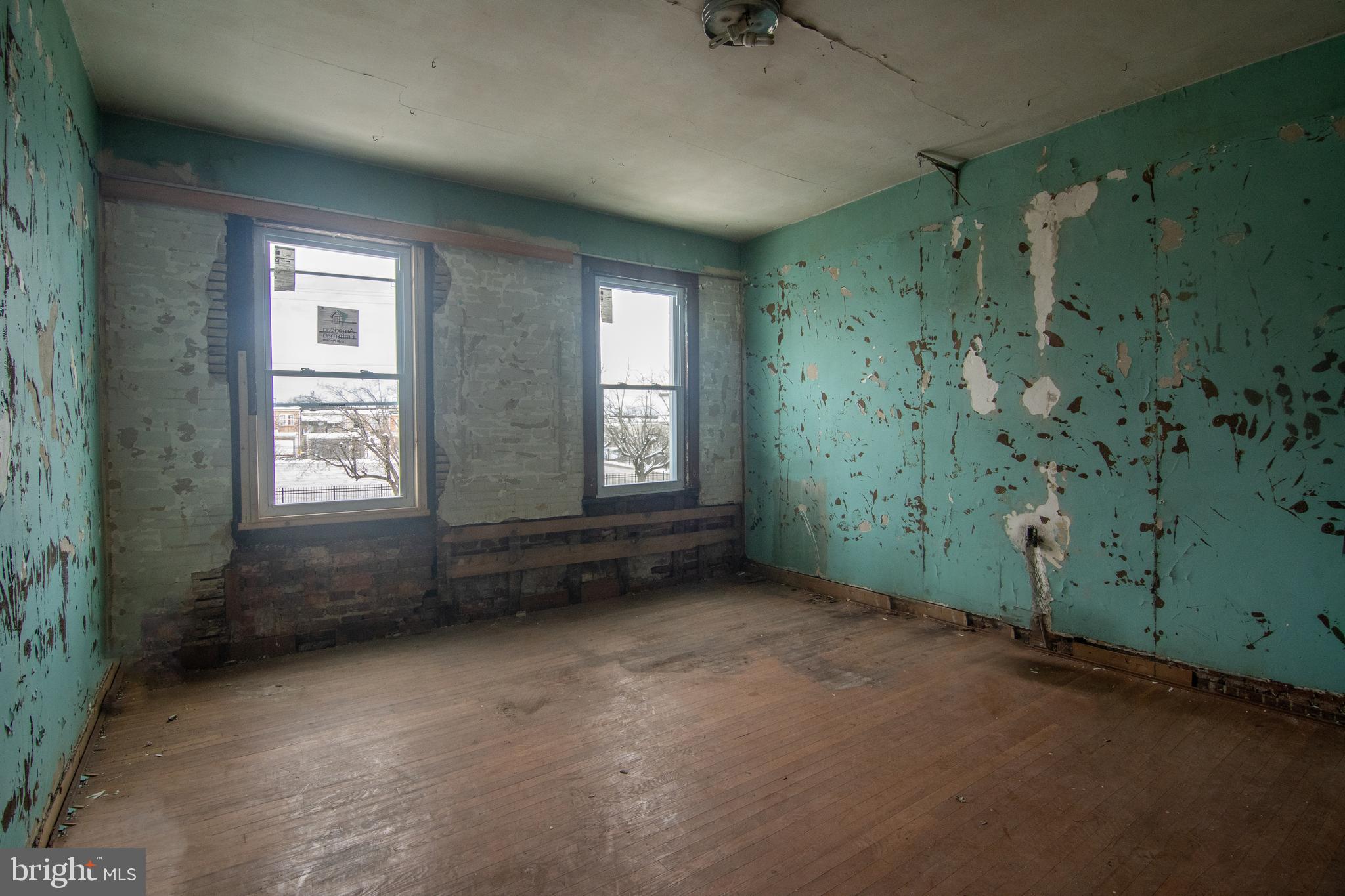 BELAIR-EDISON - Commercial Sale