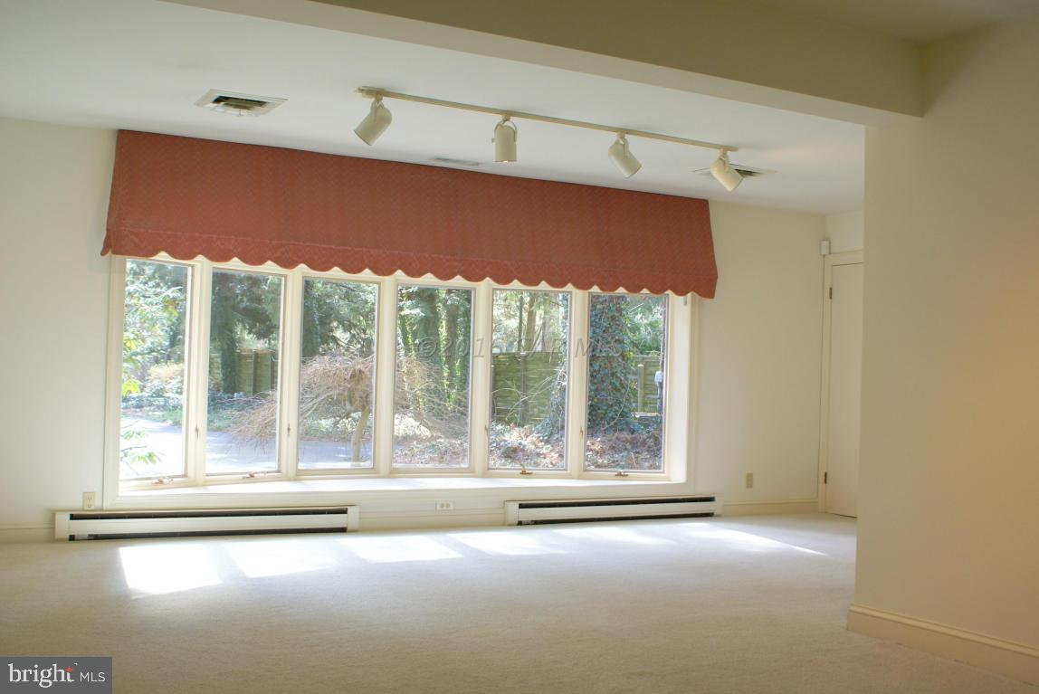 TONY TANK - Residential