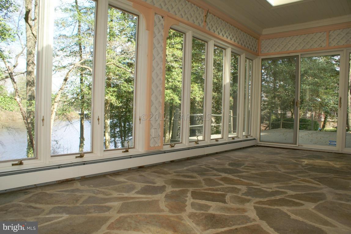 TONY TANK - Residential