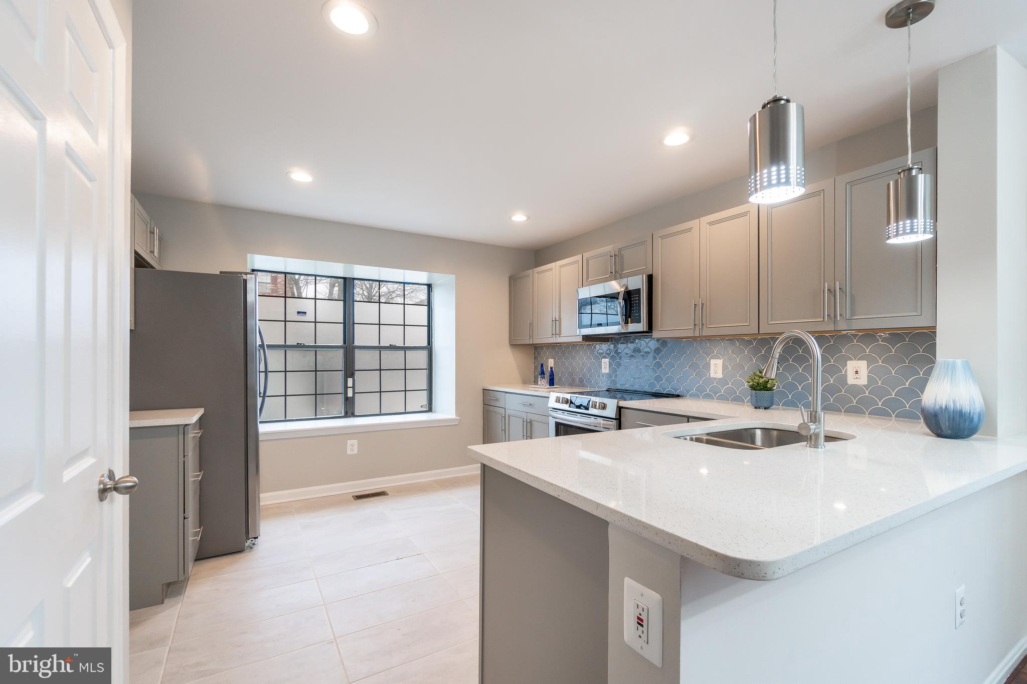 LAUREL OAKS - Residential