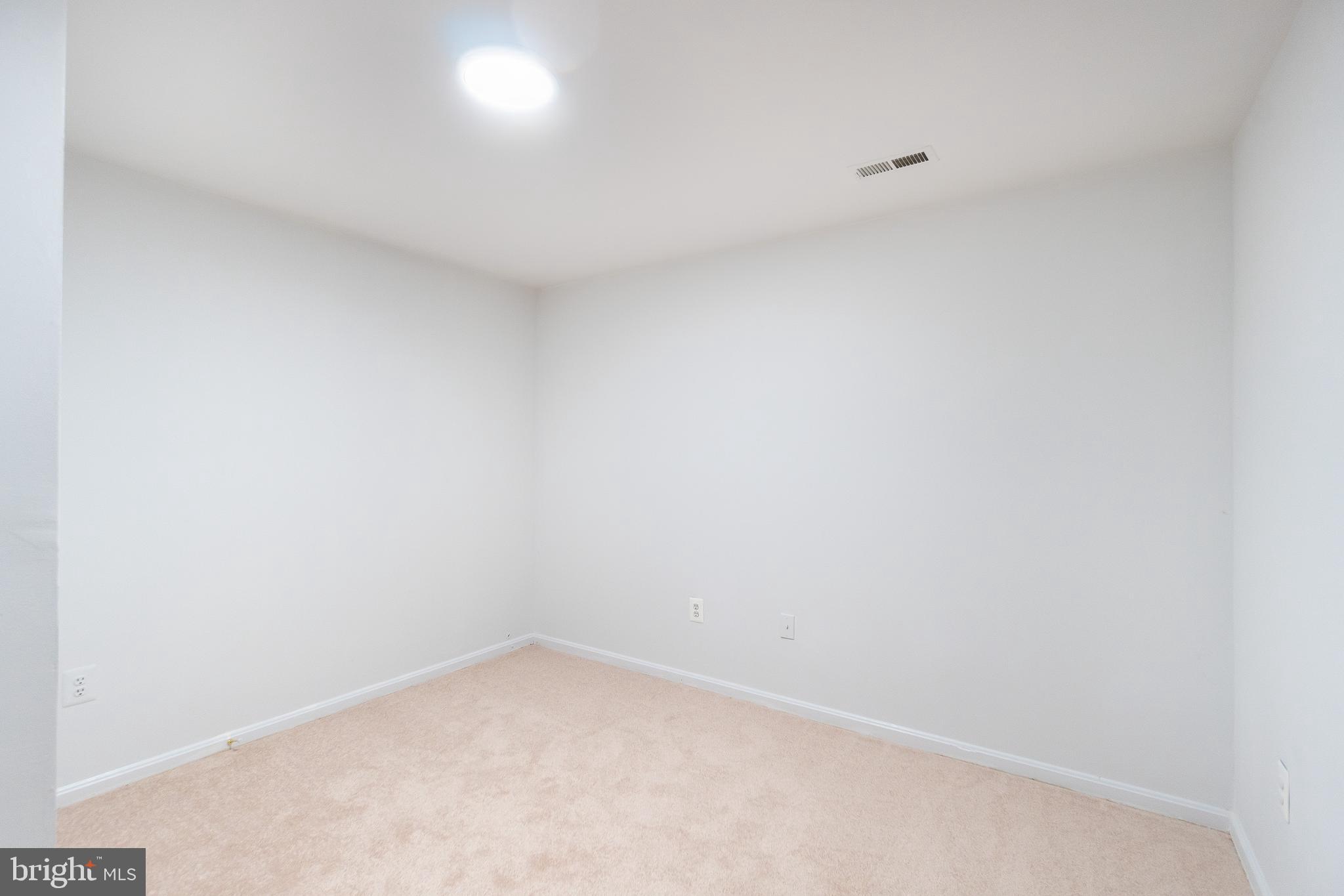 LAUREL OAKS - Residential