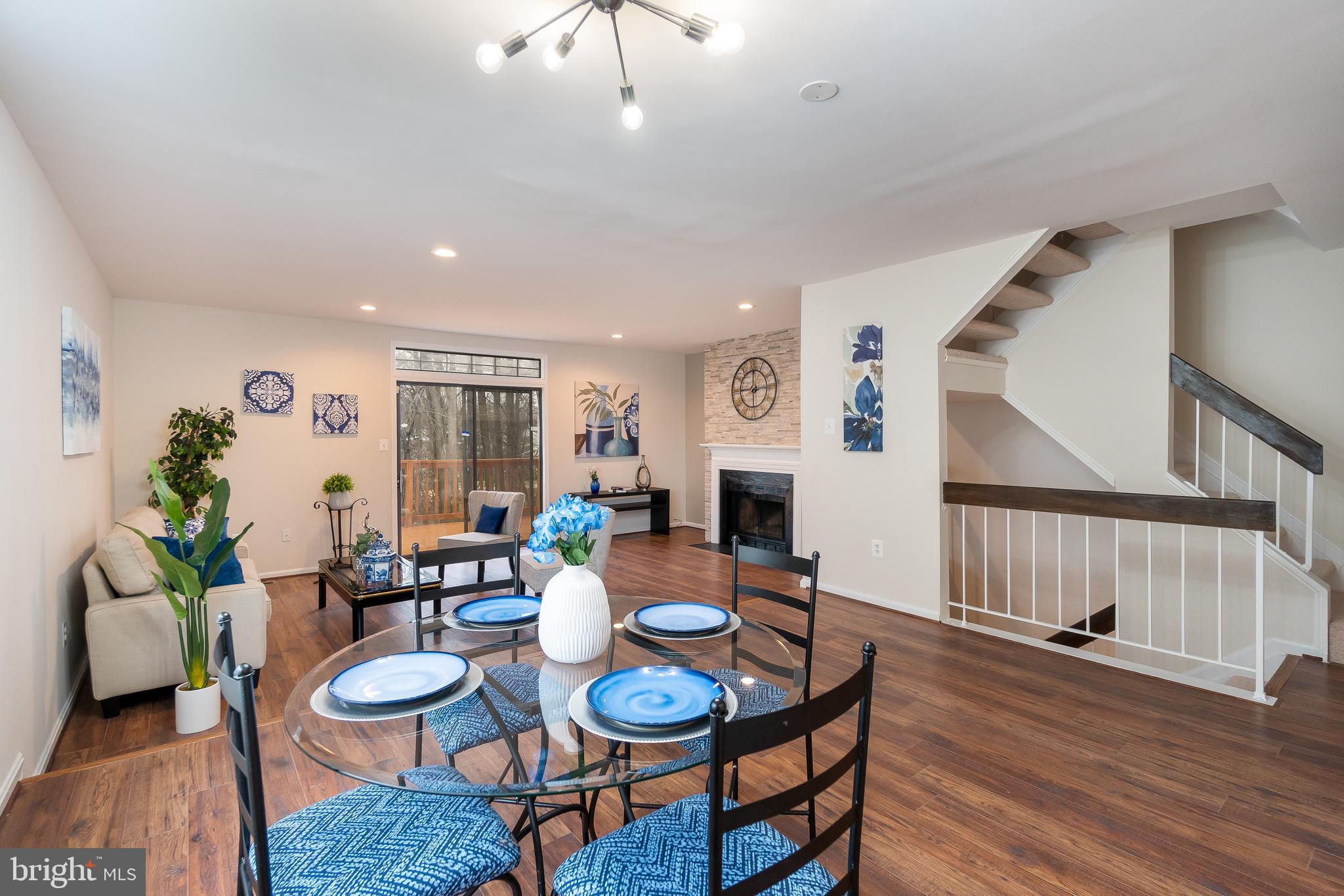 LAUREL OAKS - Residential