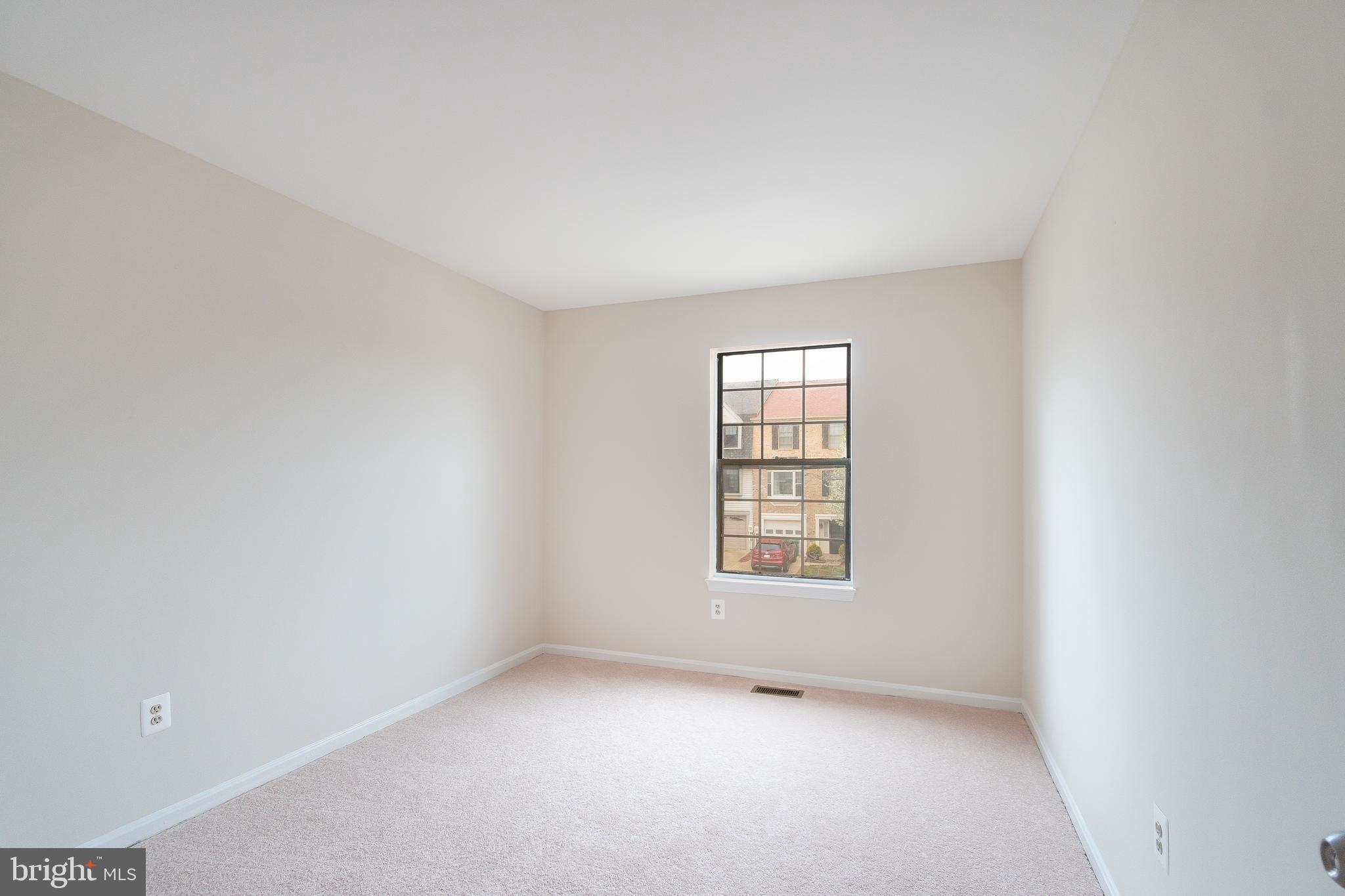 LAUREL OAKS - Residential