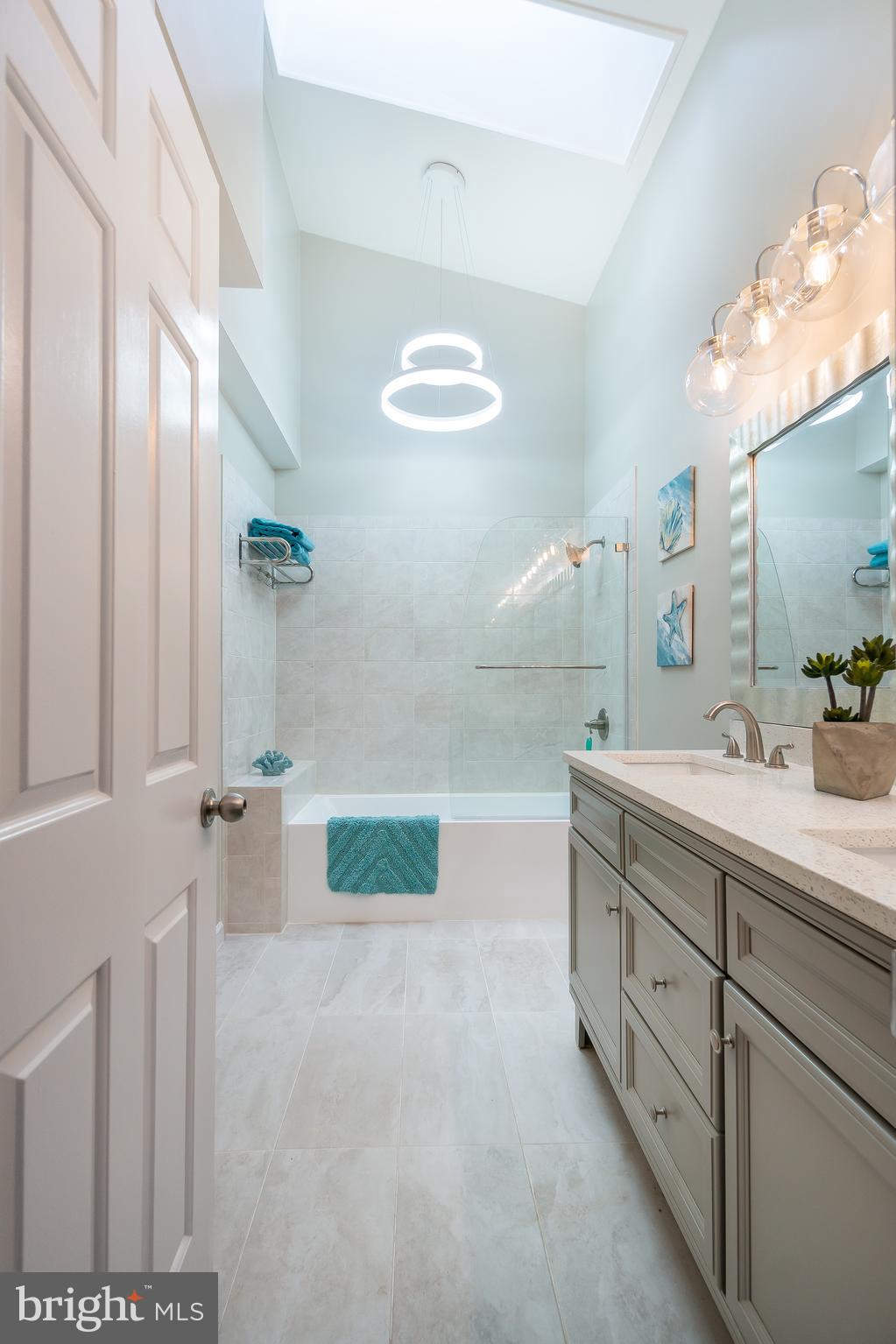 LAUREL OAKS - Residential