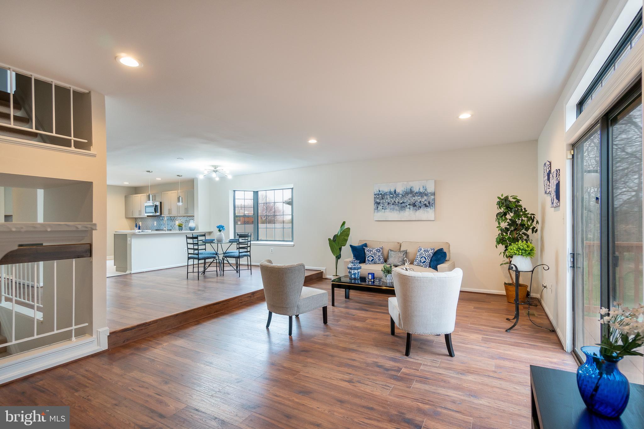 LAUREL OAKS - Residential