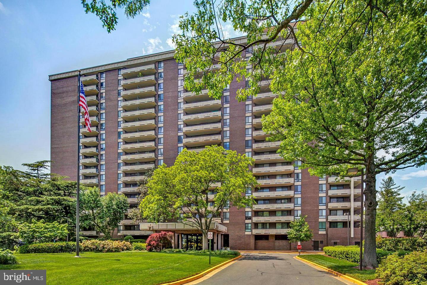 1800 OLD MEADOW ROAD 314