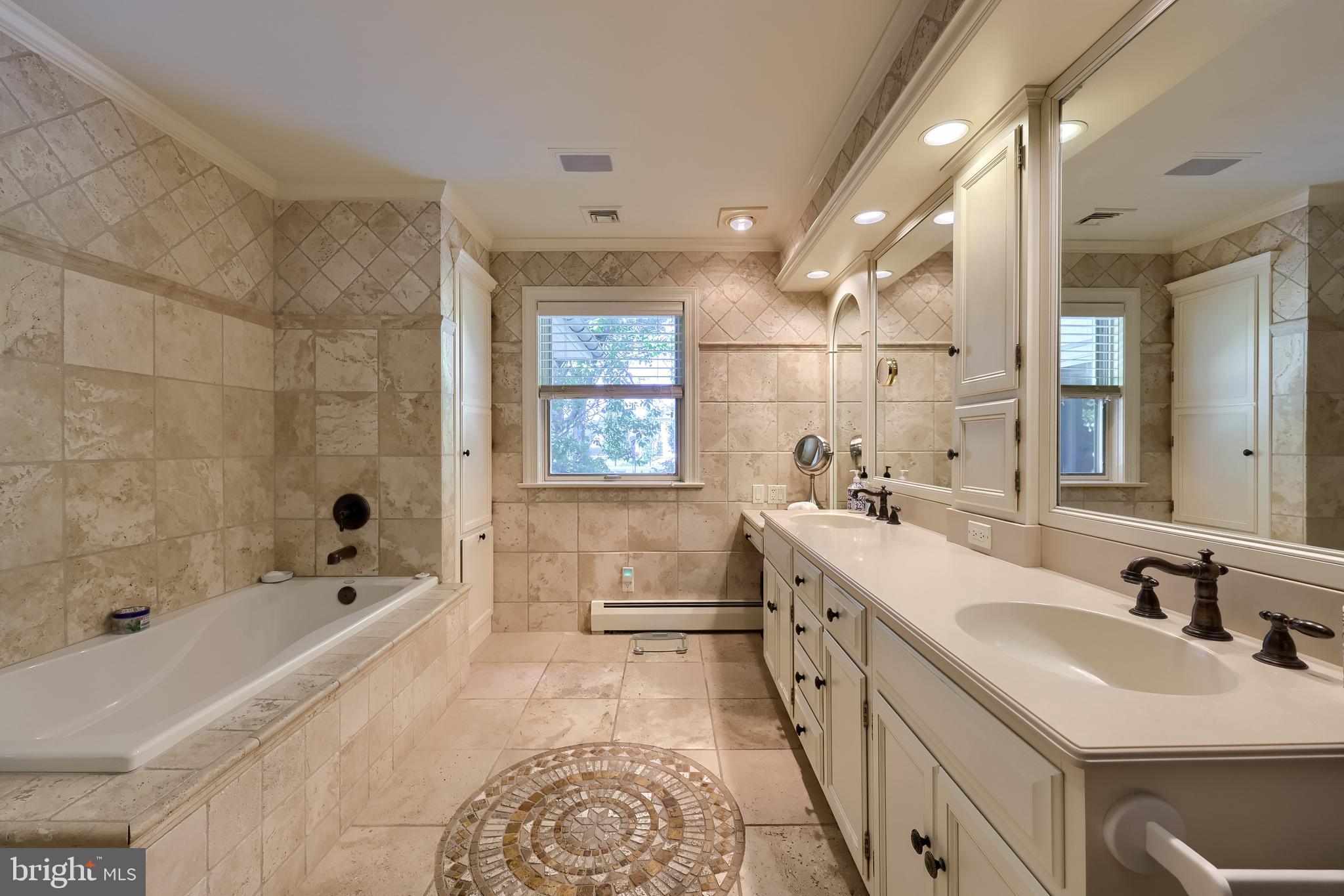 BENT CEEK C.C. - Residential