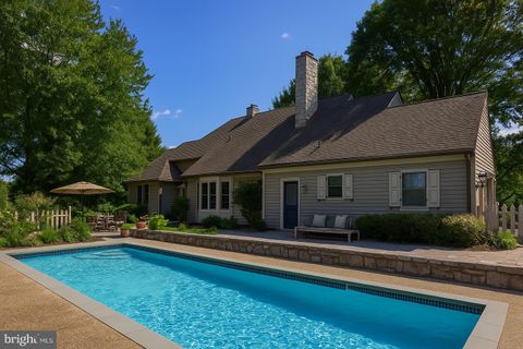 Photo of 38 Westwind Circle, LITITZ, PA 17543 (MLS # PALA2075710)