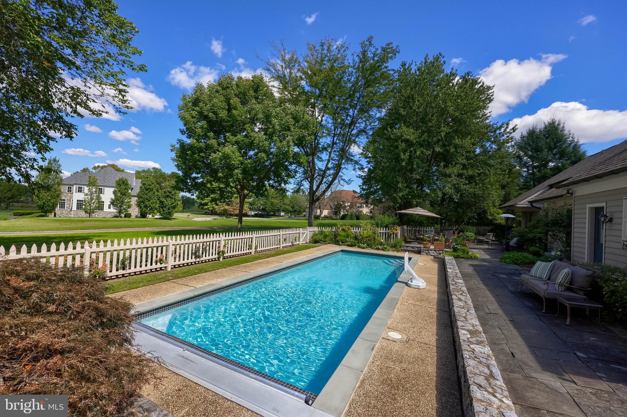 BENT CEEK C.C. - Residential