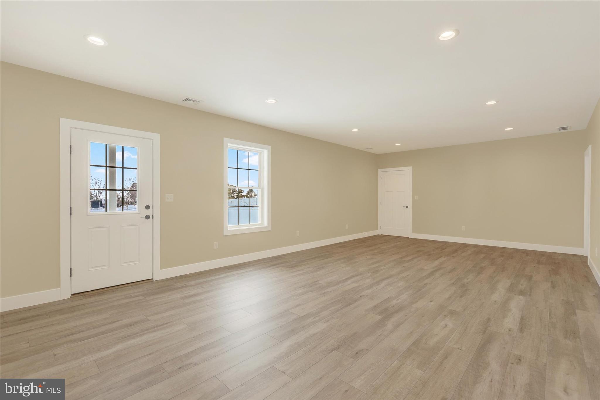 PENN NATIONAL GOLF COURSE COMMUNITY - Residential