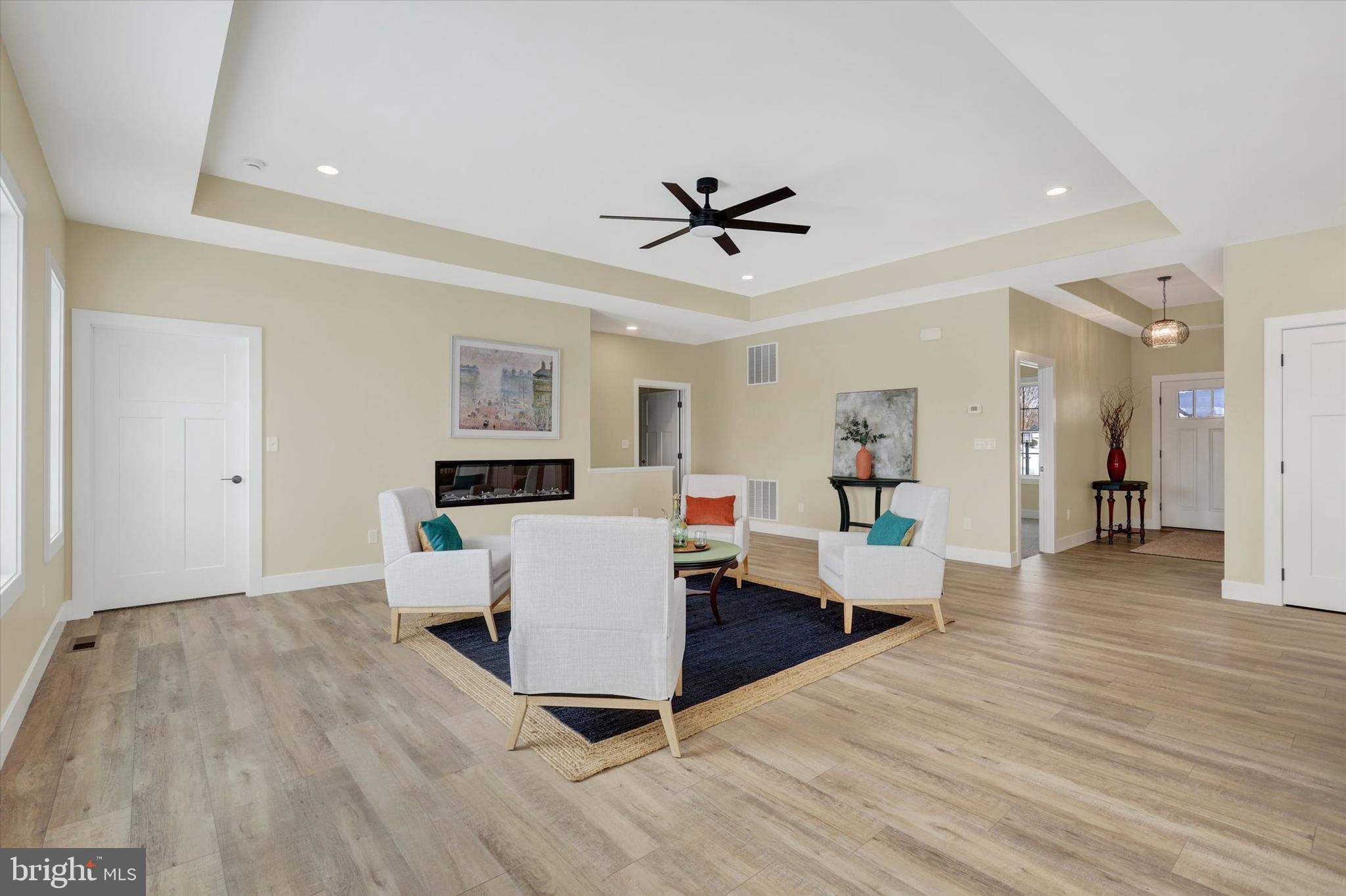 PENN NATIONAL GOLF COURSE COMMUNITY - Residential