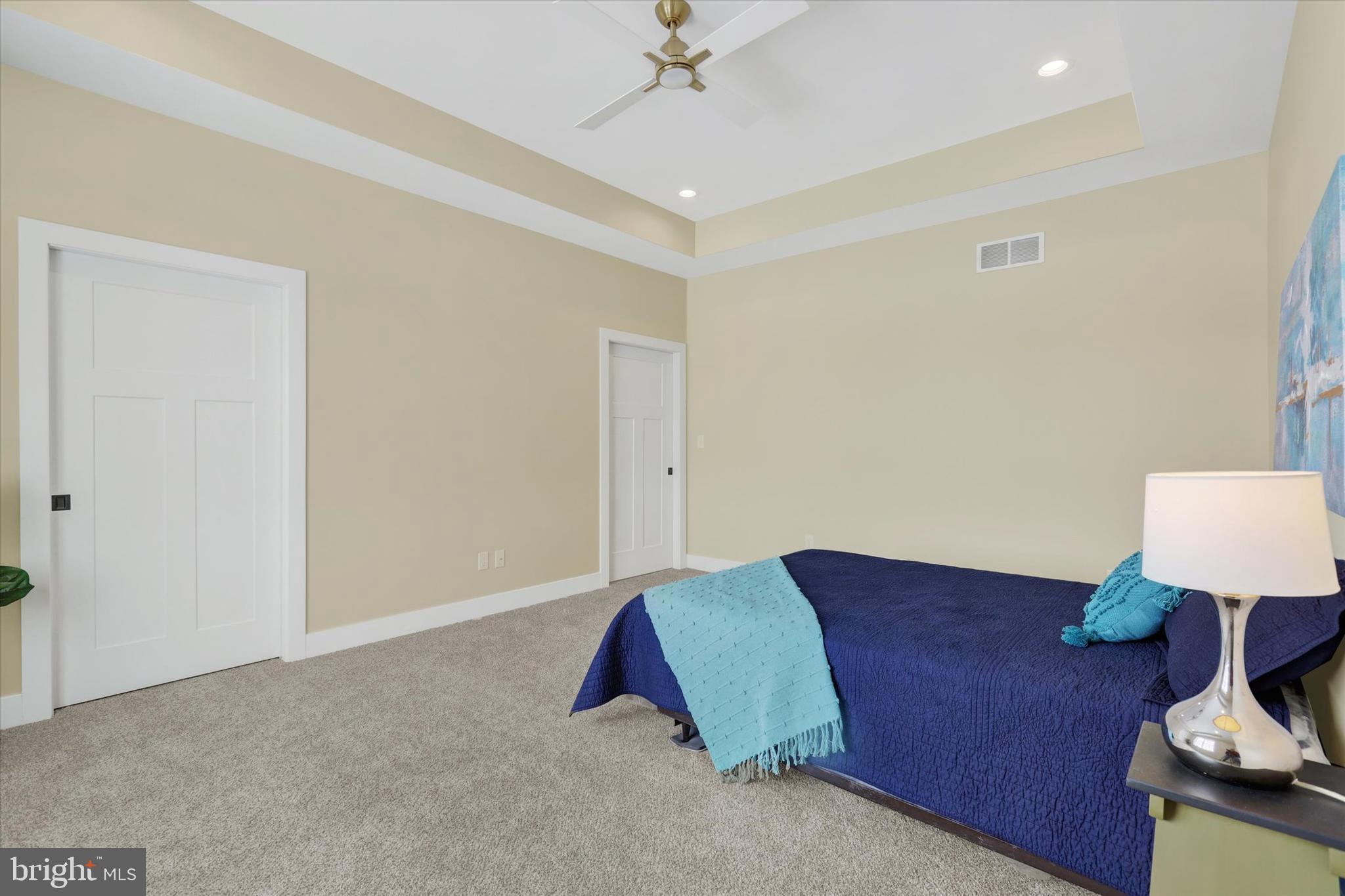 PENN NATIONAL GOLF COURSE COMMUNITY - Residential