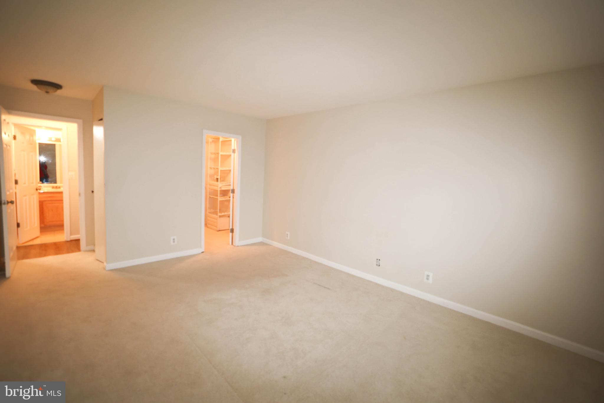 ROTONDA - Residential Lease