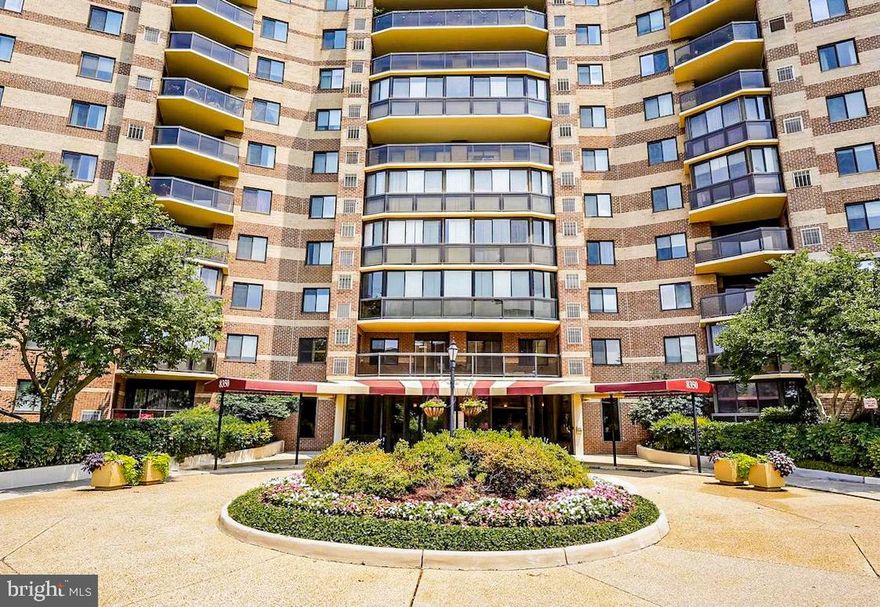 Rotonda Rotonda Rotonda!!!! Bright and spacious newly renovated 992 sq ft. 6th floor 1BR,  1 bath, with attached Garage space. This unit as plenty of closet space, walk in closet, pantry, enclosed balcony, stainless steel kitchen appliances. Comes with additional storage space on garage level. 
The Rotunda across from the BORO's Whole Foods, Icon theater, French bakery, restaurants & more is a gated community with 24/7 security on 33 acres of manicured grounds offering country club-style amenities: a fitness trail, gardens with covered trellises, outdoor pool/spa, various sports courts, putting green, play areas, gazebos, picnic areas, ponds with water features, and off-leash dog park to start. There's plenty more to do indoors at the community center; visit the fitness center, indoor pool/spa, yoga studio, media room, game room with bar, library, lounge, business center, general store, and more. Perks include a weekday shuttle to Spring Hill Metro and trips to Tyson's renowned shopping and dining destinations