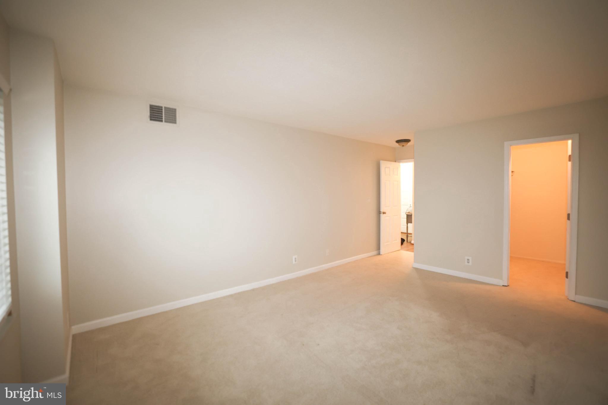 ROTONDA - Residential Lease