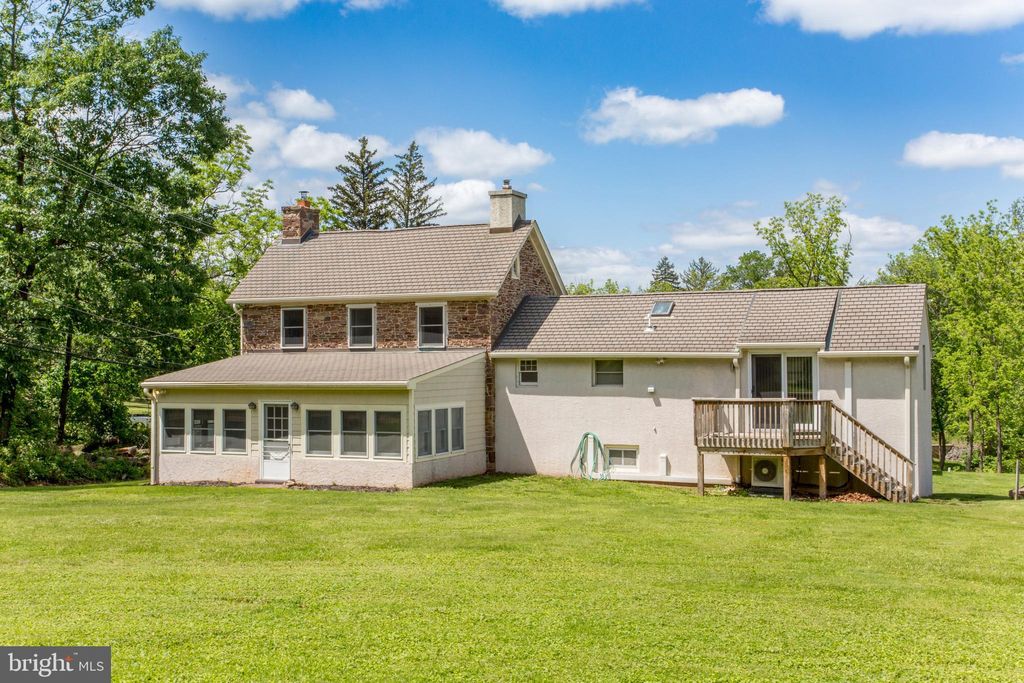 Photo of 577 Sackettsford Road, WARMINSTER, PA 18974 (MLS # PABU2096162)