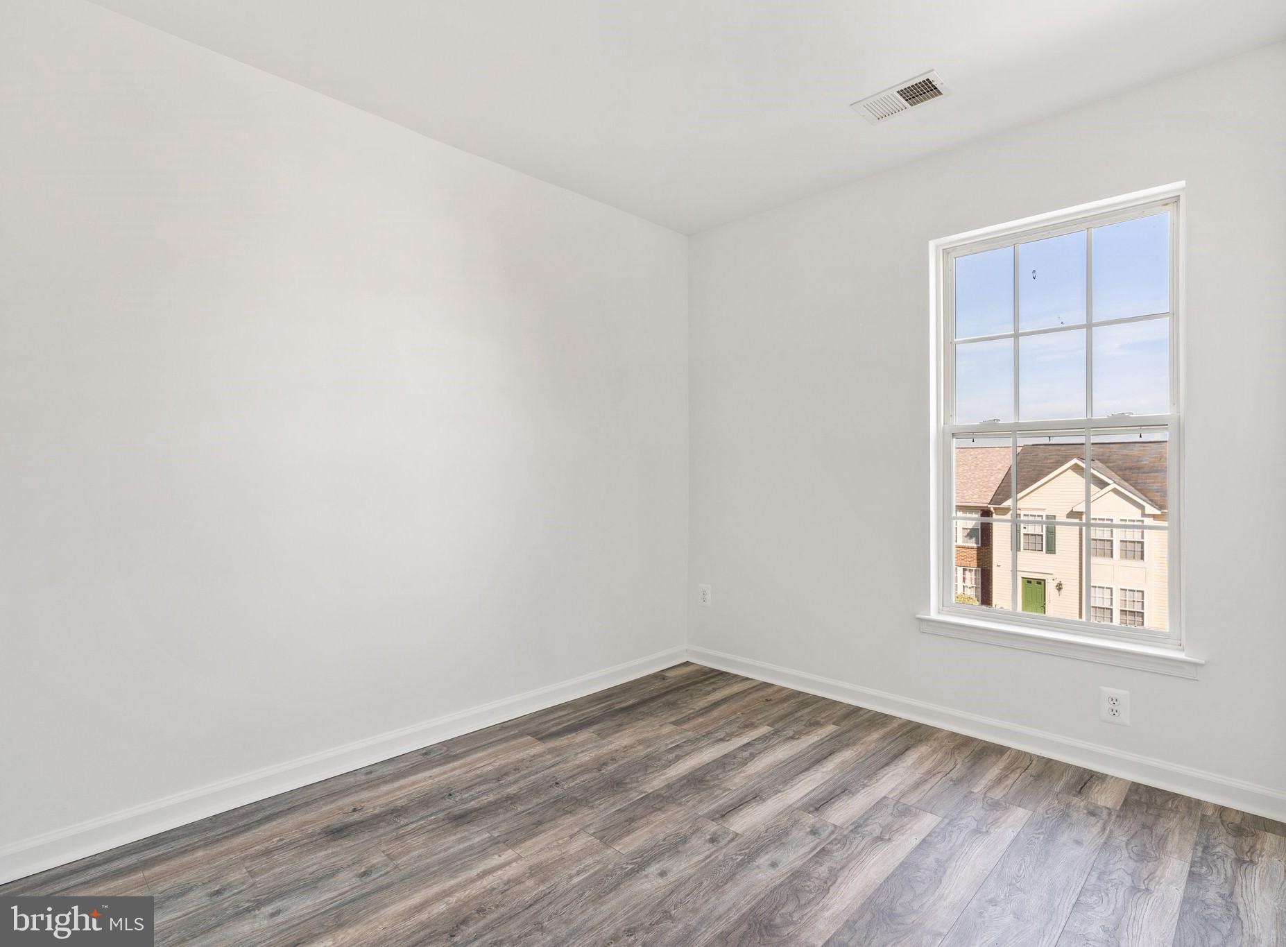 LAKELAND PLACE - Residential