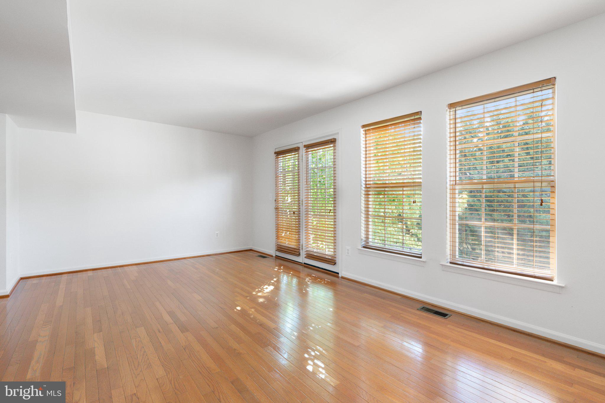 LAKELAND PLACE - Residential