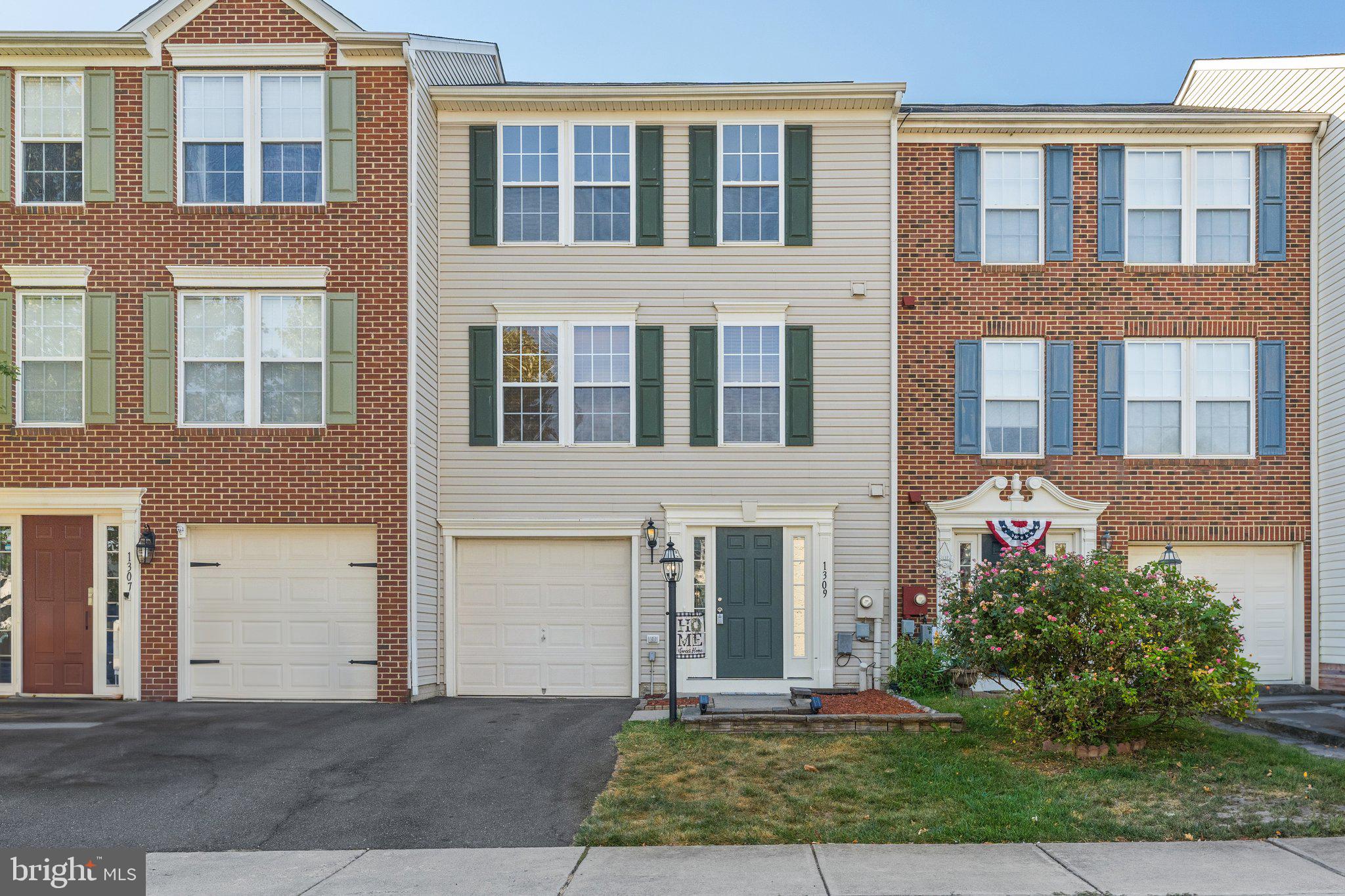 LAKELAND PLACE - Residential