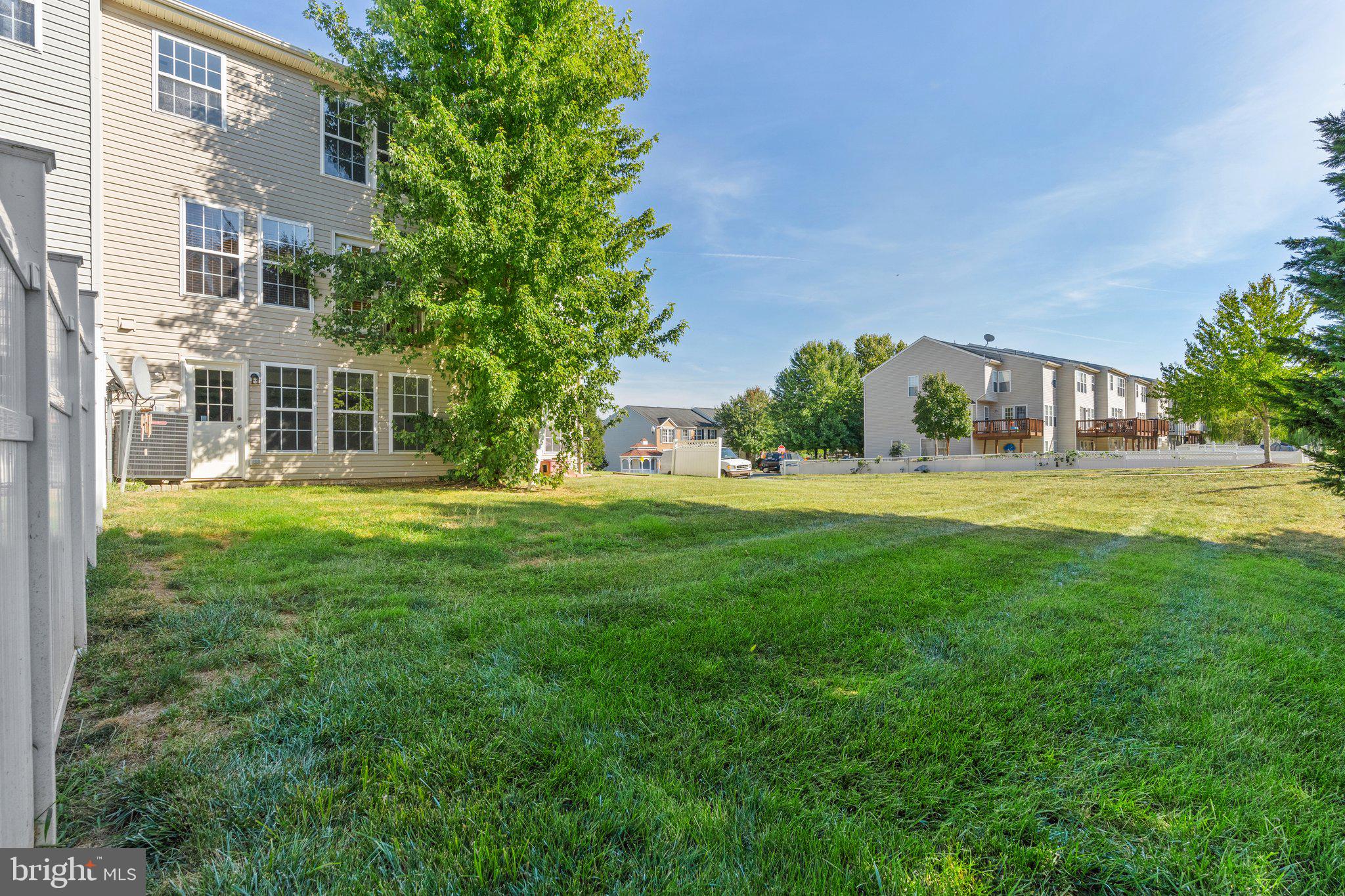 LAKELAND PLACE - Residential