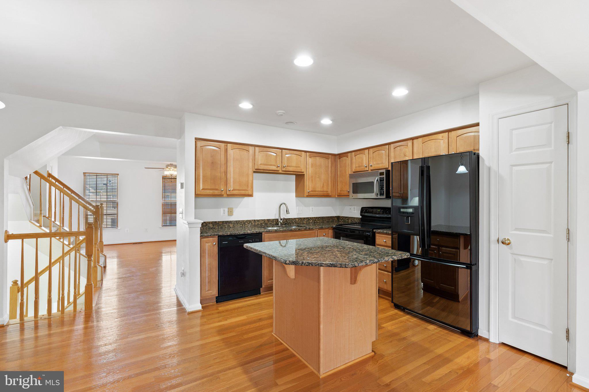 LAKELAND PLACE - Residential